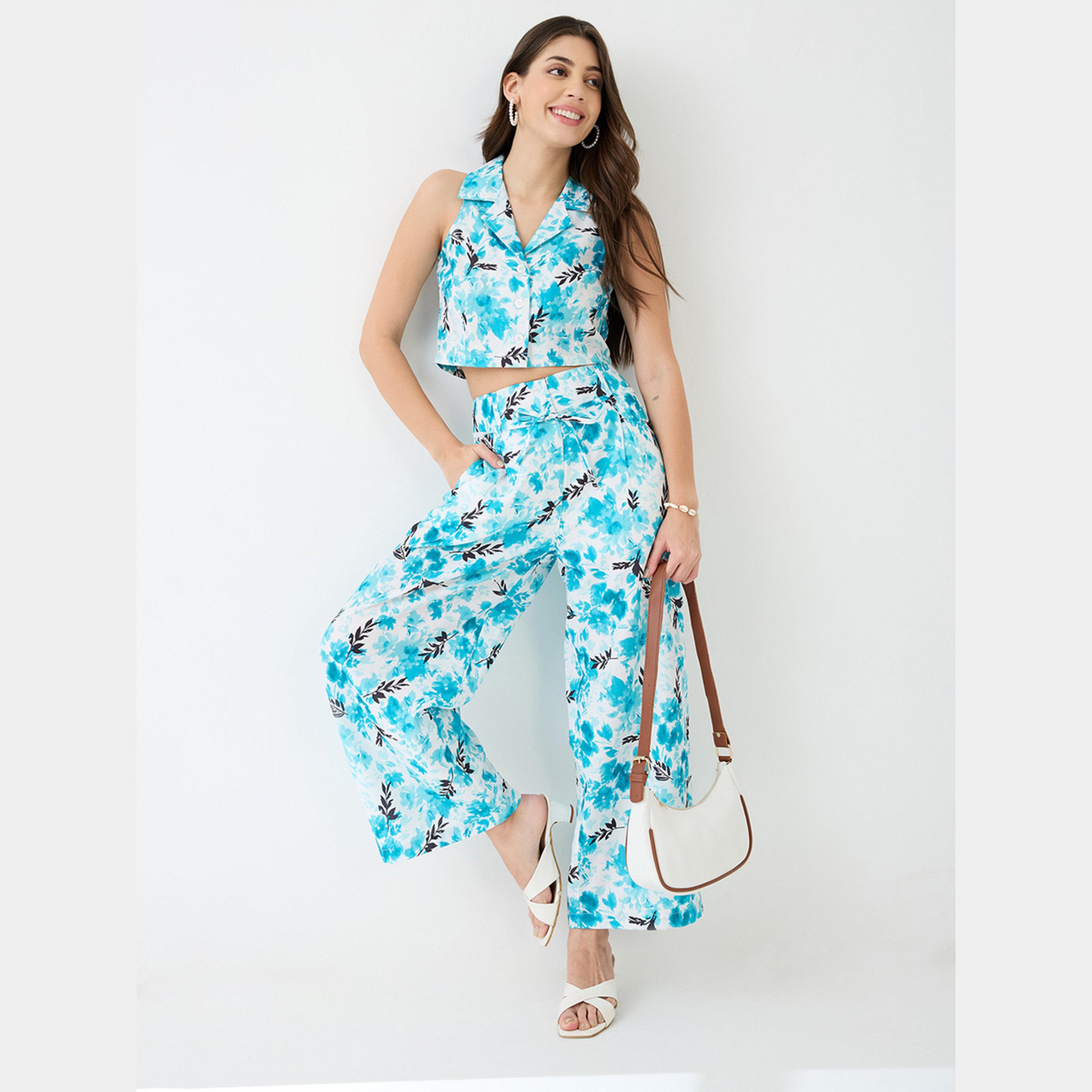 غلوبوص × ستايلي - قميص قصير بطبعة زهور زرقاء وبنطال واسع الساق-women-clothing-coordsets-image-1