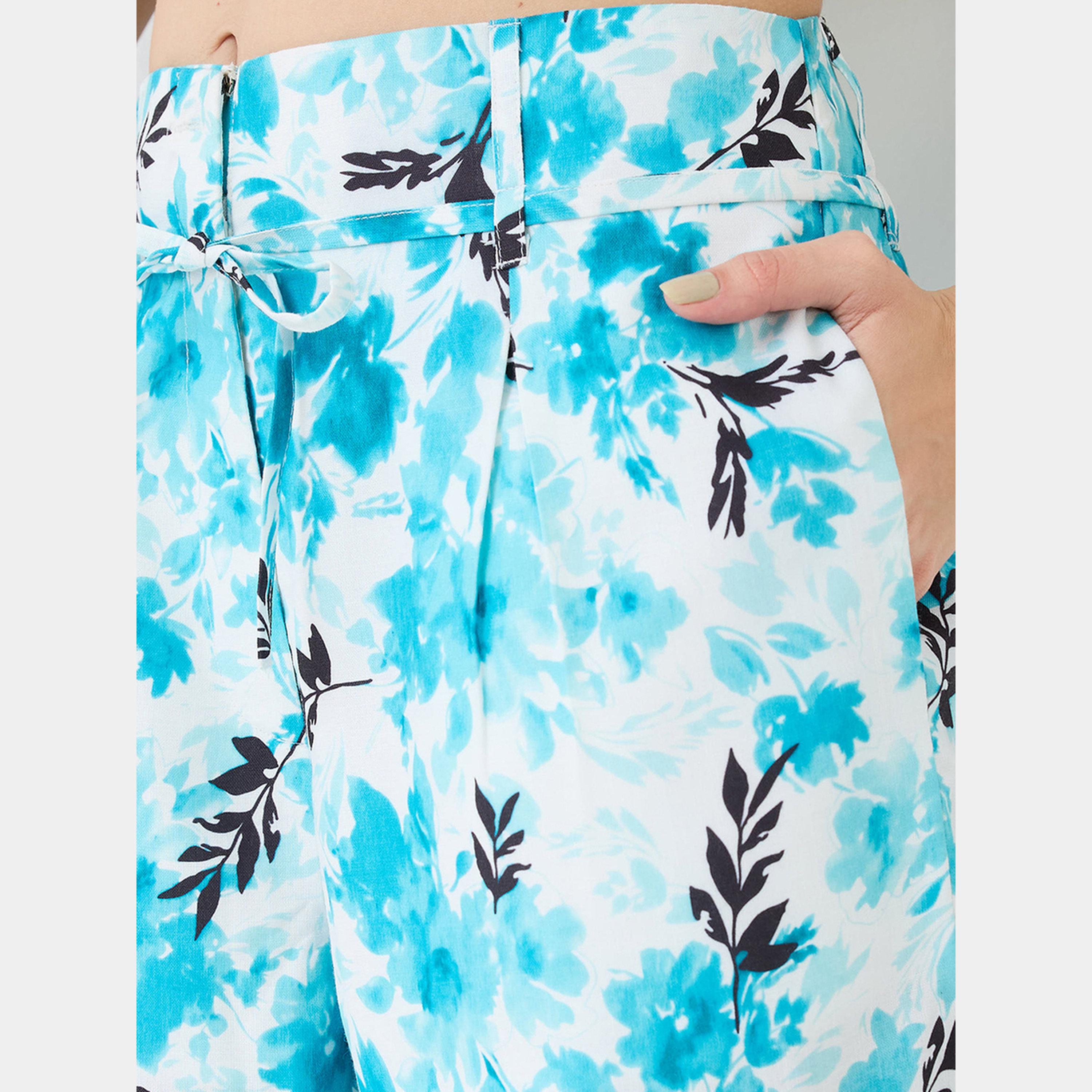 غلوبوص × ستايلي - قميص قصير بطبعة زهور زرقاء وبنطال واسع الساق-women-clothing-coordsets-image-5