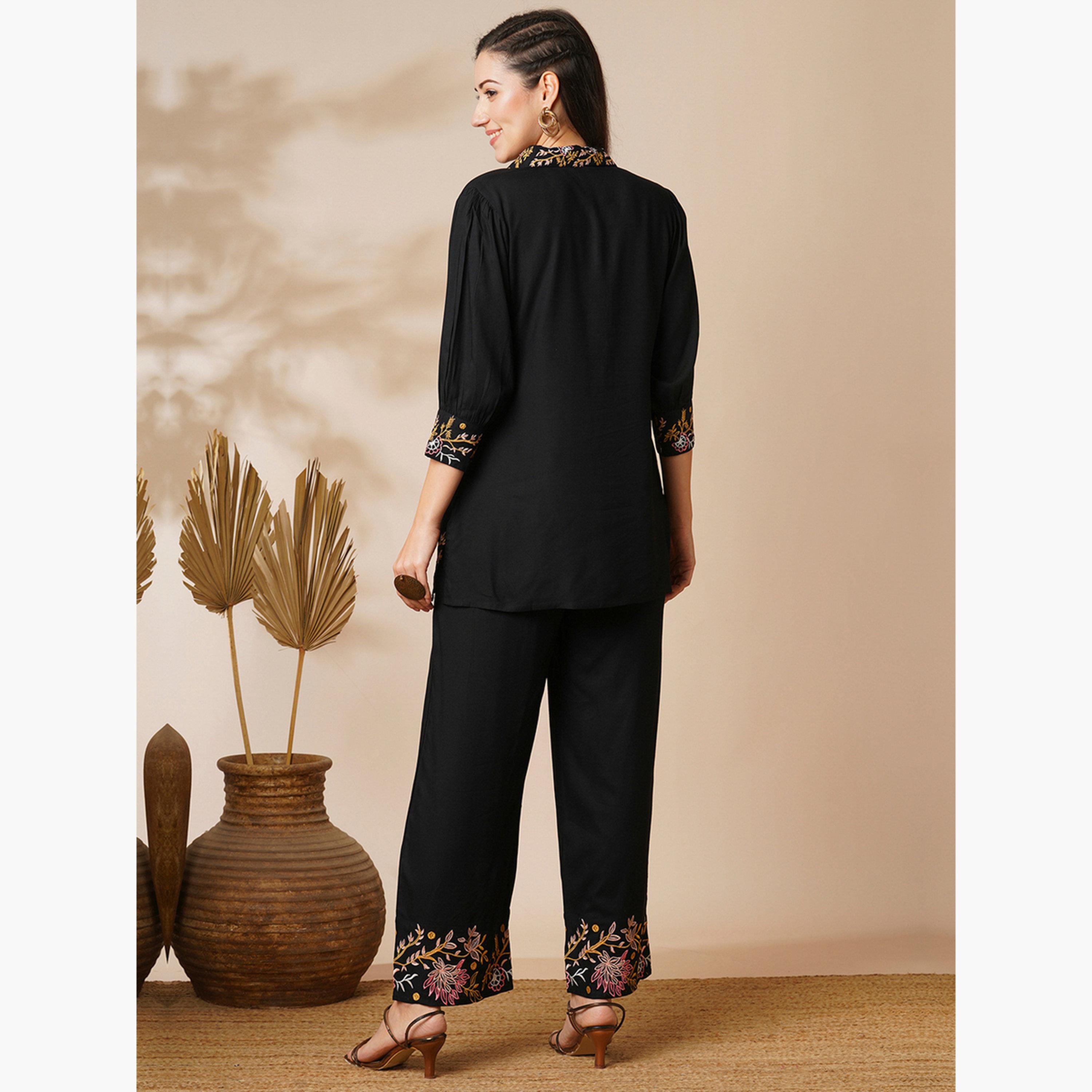 غلوبوص × ستايلي - قميص وبنطال مطرزان بالزهور-women-clothing-coordsets-image-3