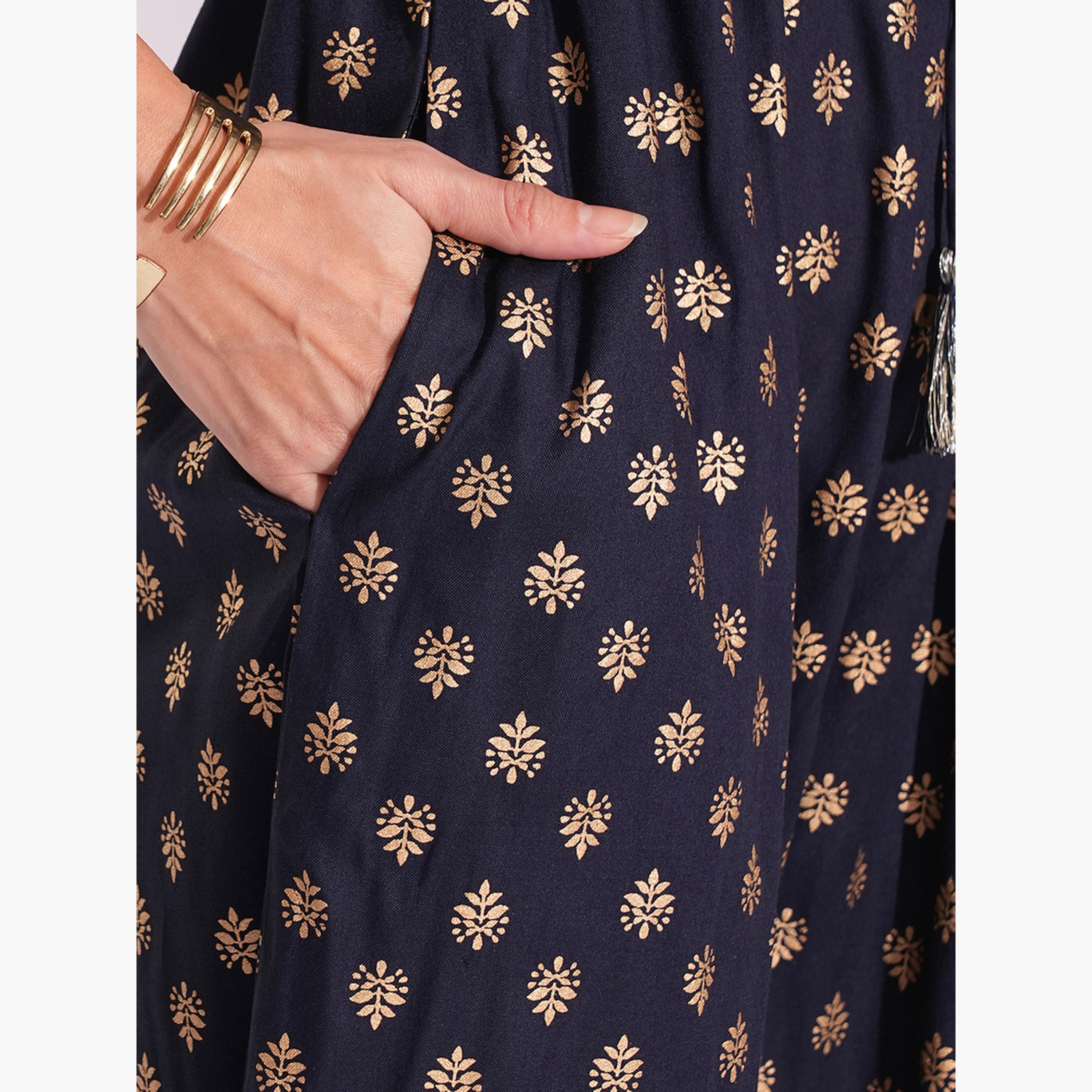 غلوبوص × ستايلي - جمبسوت مندمج بطبعة عرقية مع رباط على الخصر ومزين برقائق ذهبية-women-clothing-jumpsuits-image-5