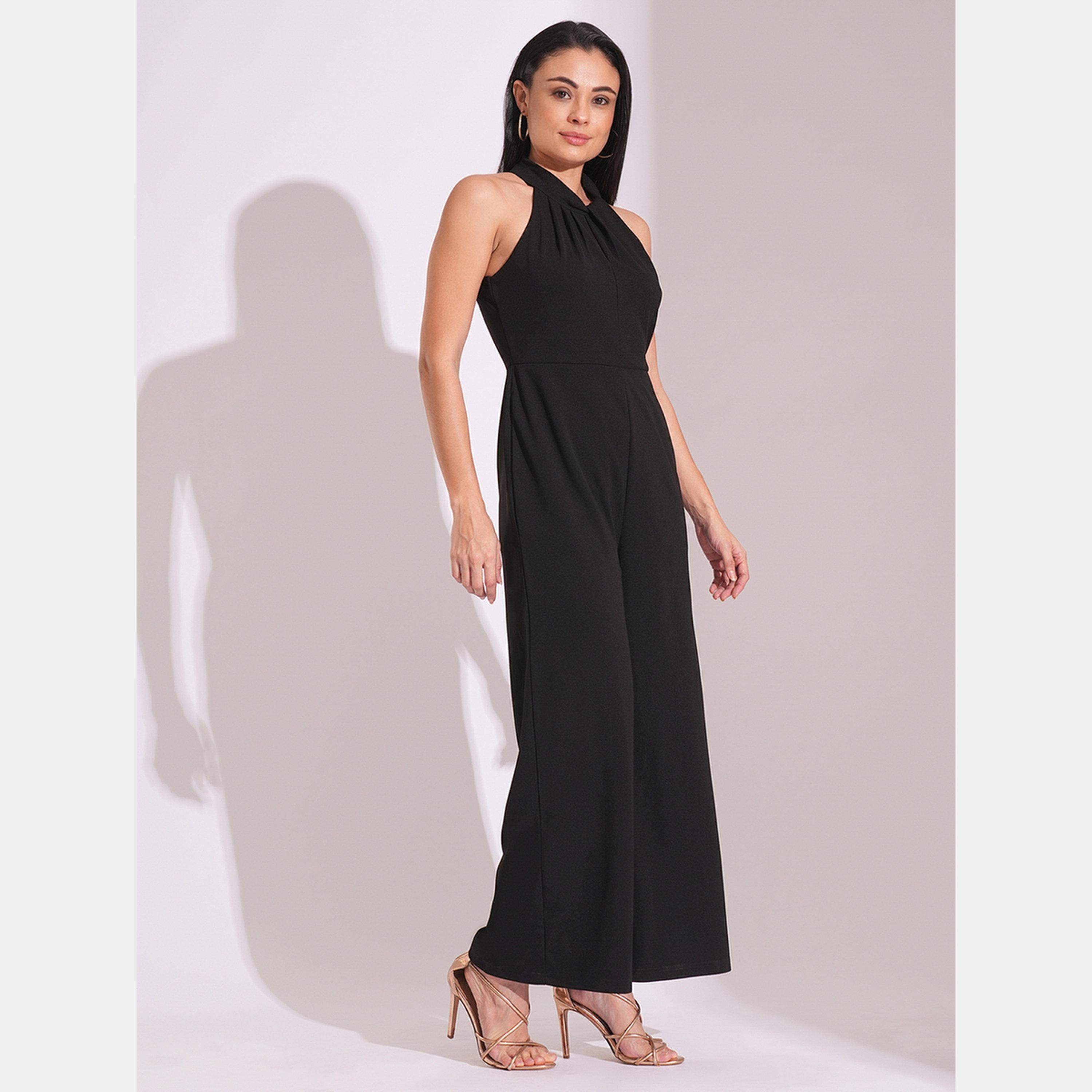 غلوبوص × ستايلي - جمبسوت نسائي أسود ياقة تعليق وأكمام واسعة-women-clothing-jumpsuits-image-2