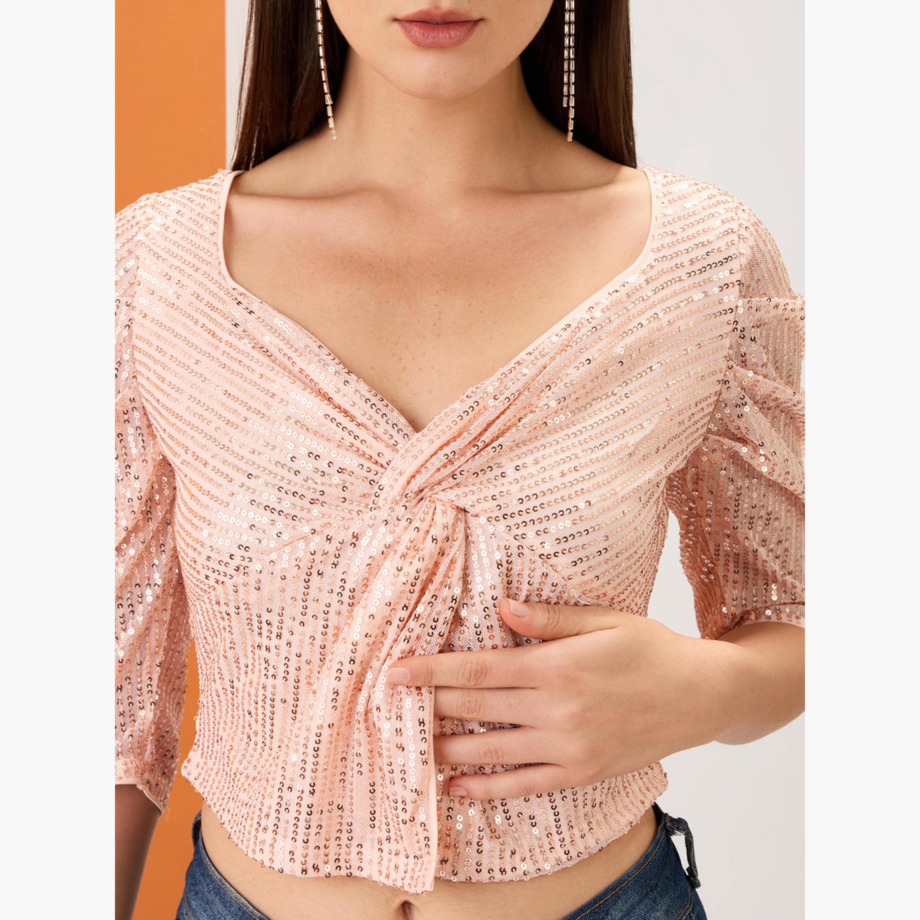 غلوبوص × ستايلي - بلوزة نسائية قصيرة باللون البيج مع أكمام على شكل قلب مزينة بالترتر-women-clothing-shirtsandblouses-blouses-image-4
