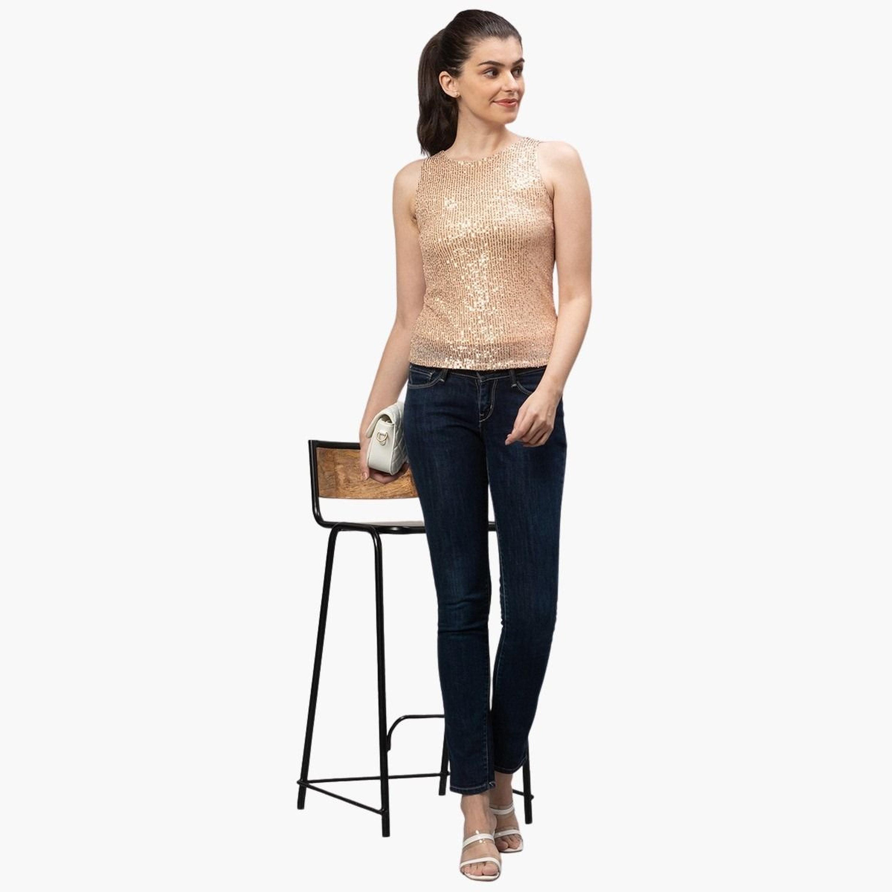 غلوبوس × ستايلي - بلوزة ذهبية مزينة برقبة دائرية للنساء-women-clothing-tshirts-image-6