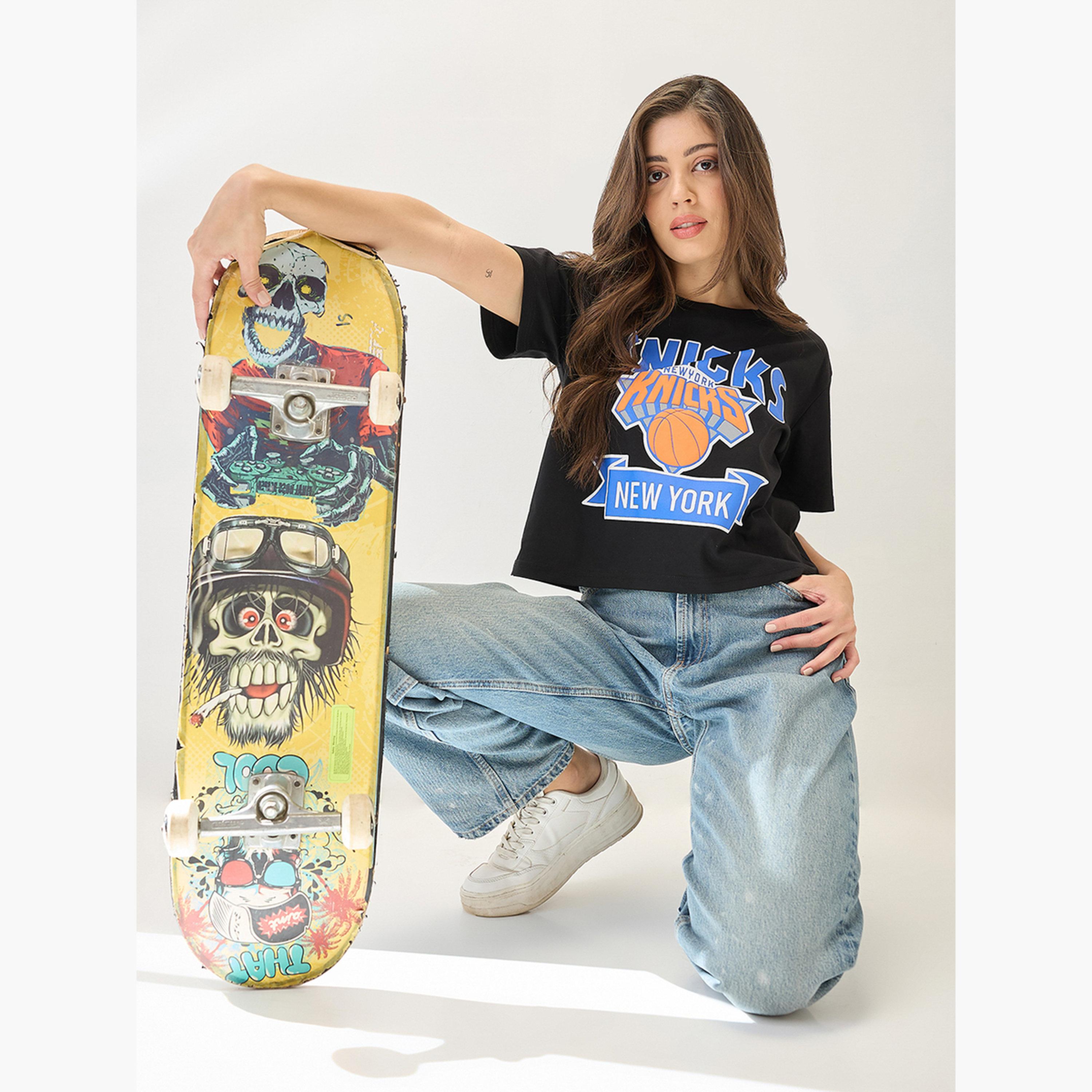 غلوبوس × ستايلي - تي شيرت قصير أسود نقشة جرافيكية تصميم واسع للنساء-women-clothing-tshirts-image-2