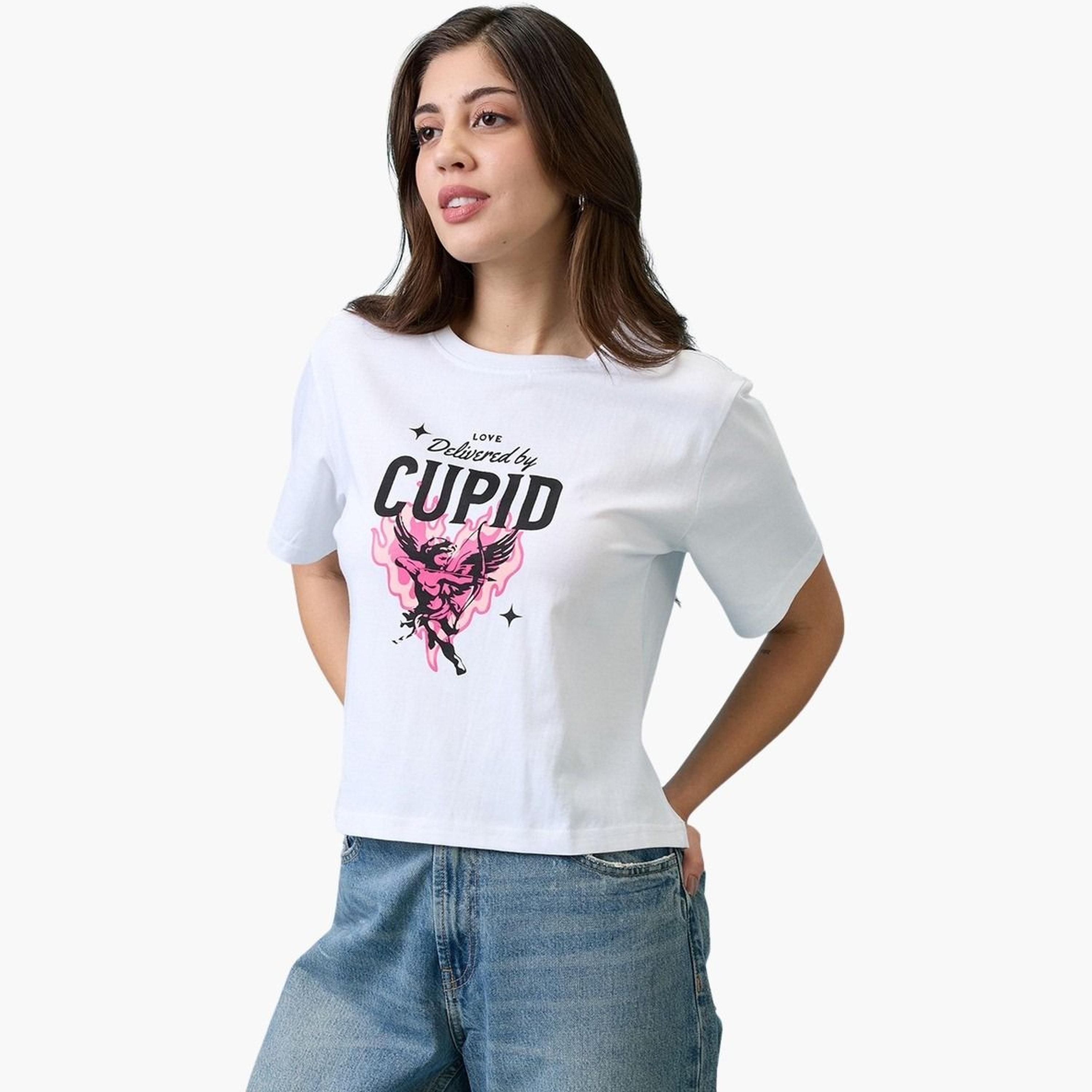 غلوبوس × ستايلي - تي شيرت أبيض تصميم واسع برقبة دائرية وطبعة جرافيكية للنساء-women-clothing-tshirts-image-1