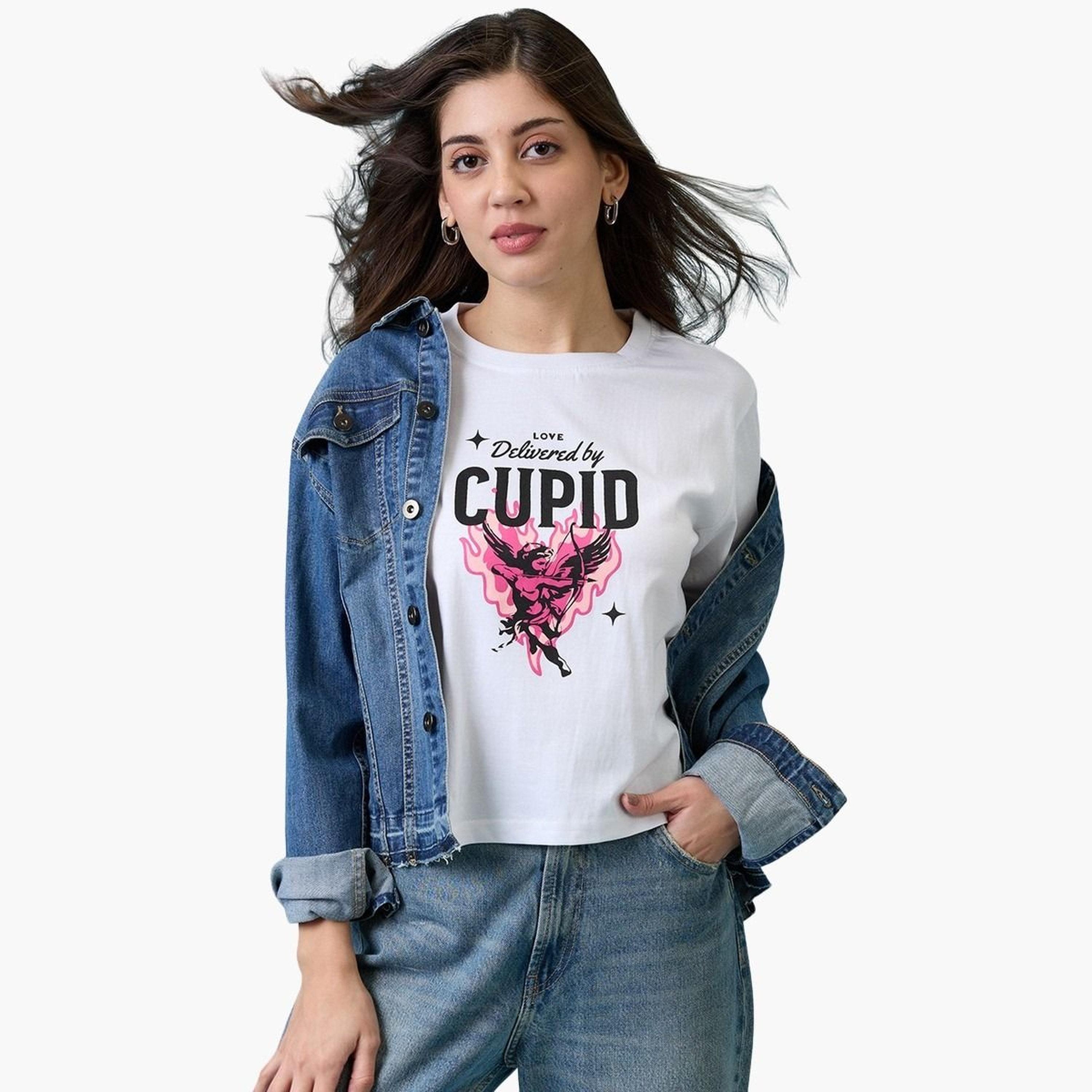 غلوبوس × ستايلي - تي شيرت أبيض تصميم واسع برقبة دائرية وطبعة جرافيكية للنساء-women-clothing-tshirts-image-5