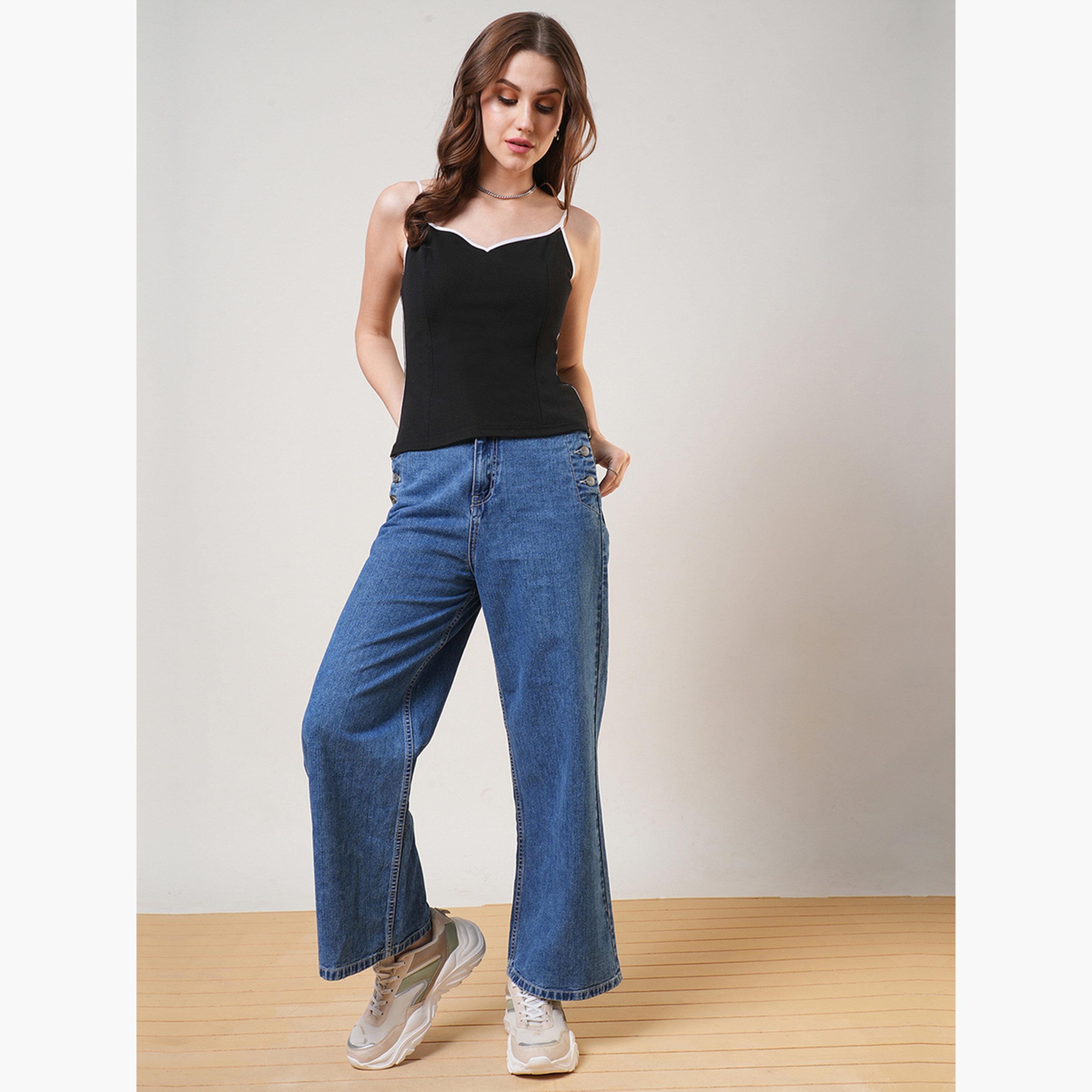 غلوبوص × ستايلي - بلوزة نسائية سوداء برقبة على شكل قلب وحمالات-women-clothing-tshirts-image-2