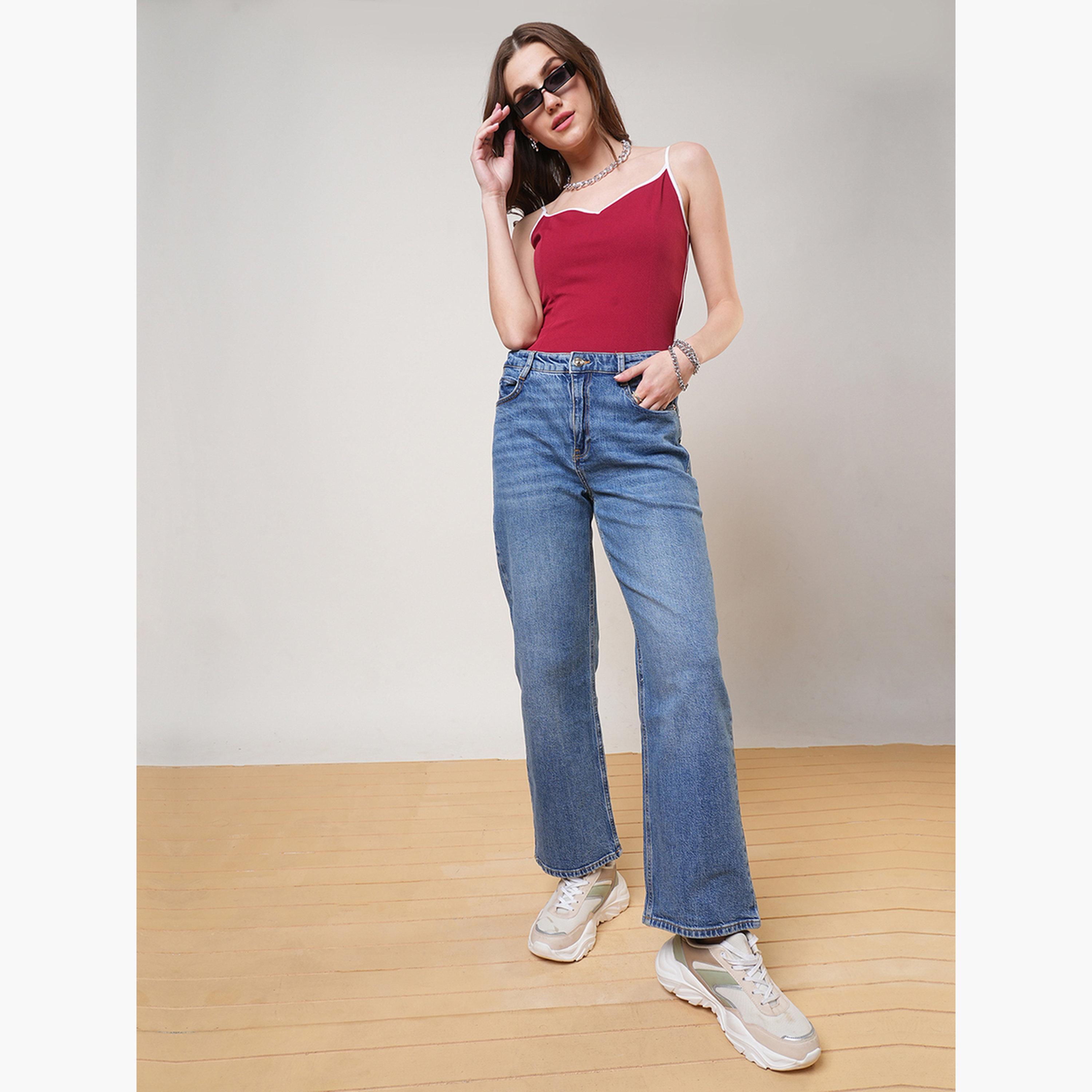 غلوبوص × ستايلي - بلوزة نسائية بأشرطة رقبة على شكل قلب لون مارون-women-clothing-tshirts-image-2