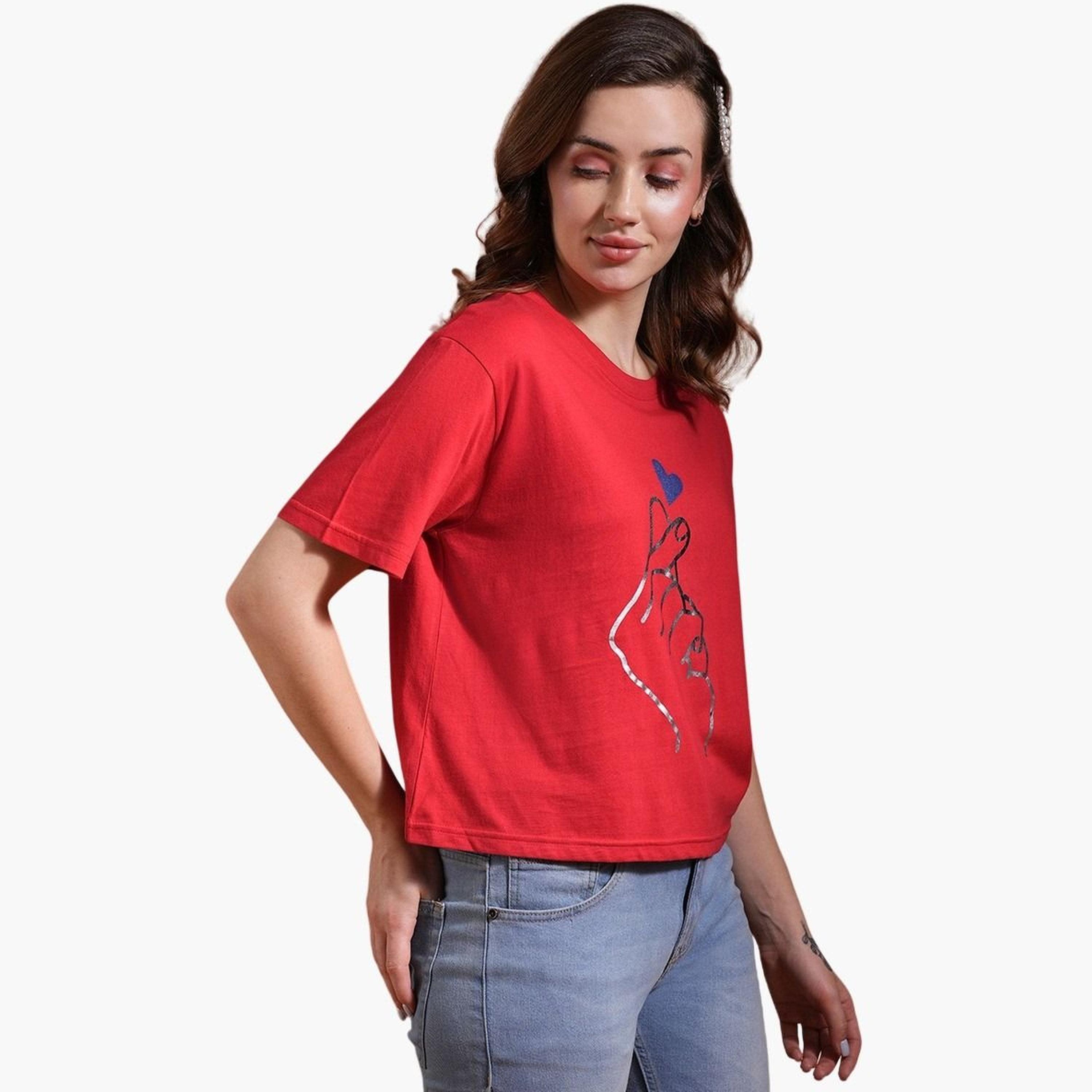 غلوبوس × ستايلي - تي شيرت قصير تصميم واسع مطبوع عليه رسومات باللون الأحمر للنساء-women-clothing-tshirts-image-1