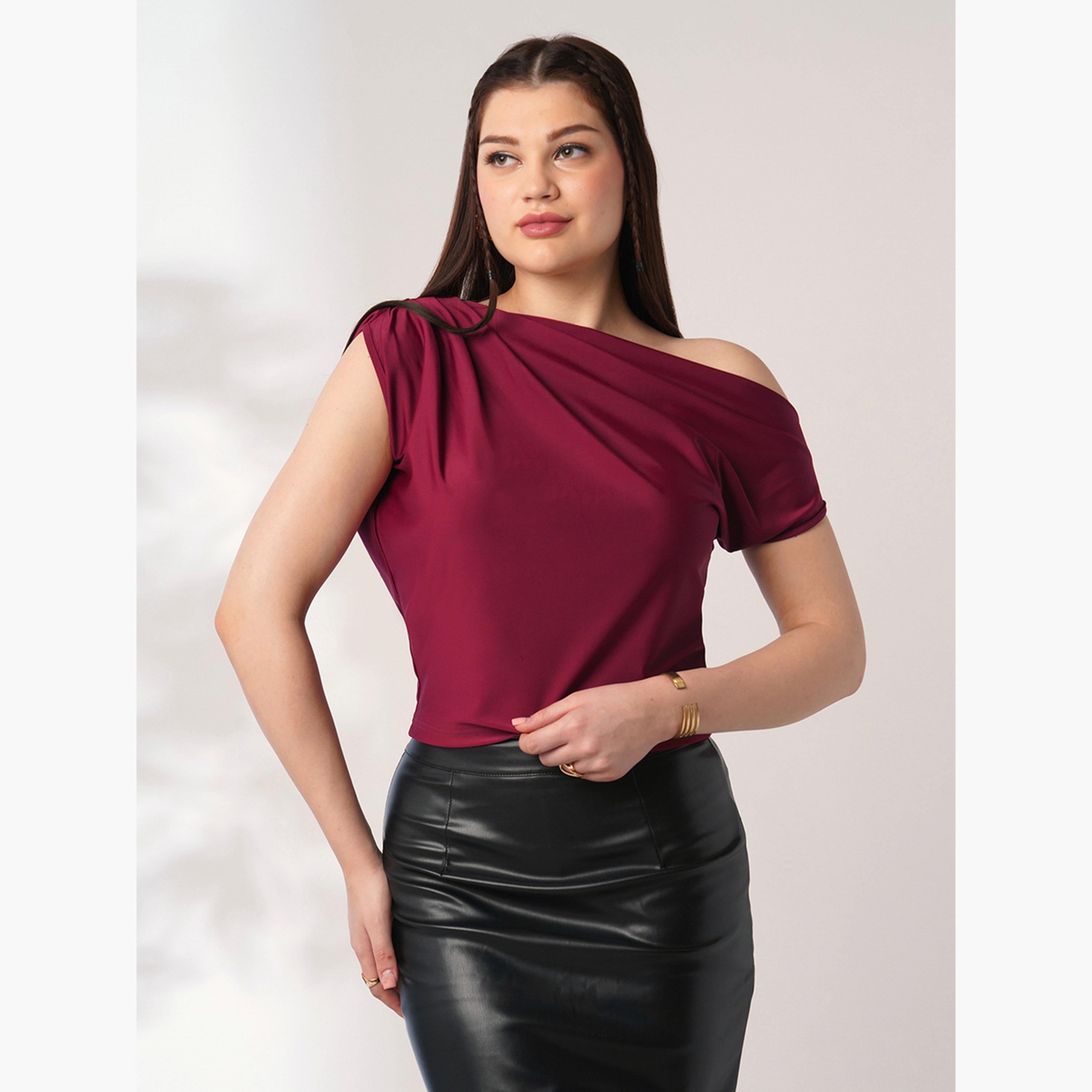 غلوبوس × ستايلي - بلوزة كستنائية بكتف واحد للنساء-women-clothing-tshirts-image-1