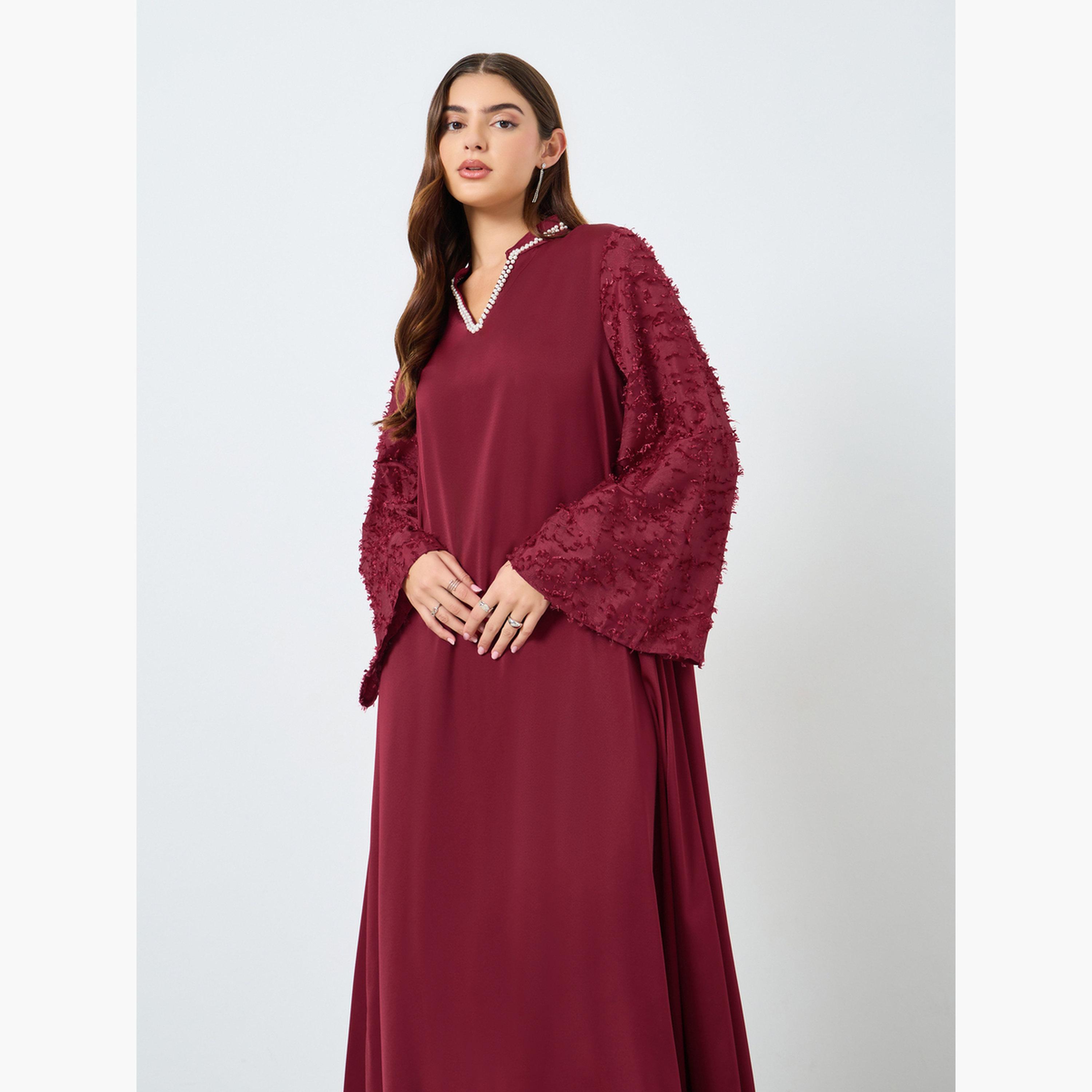كينلي × ستايلي - جلابية برغندي مزينة باللؤلؤ الصناعي-women-arabicclothing-jalabiyas-image-2