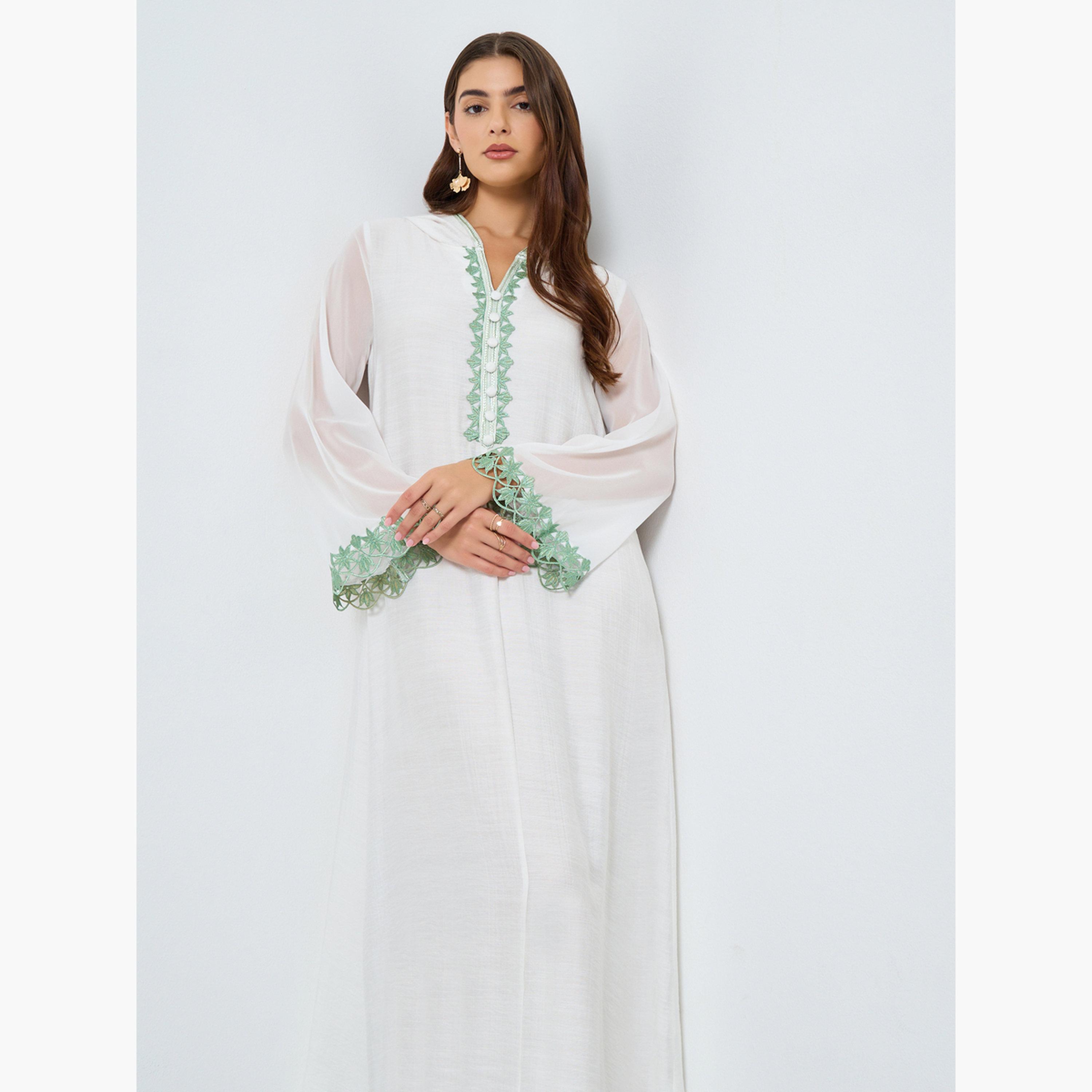 كينلي × ستايلي - جلابية بغطاء رأس وأزرار أمامية بيضاء وتفاصيل دانتيل-women-arabicclothing-jalabiyas-image-1