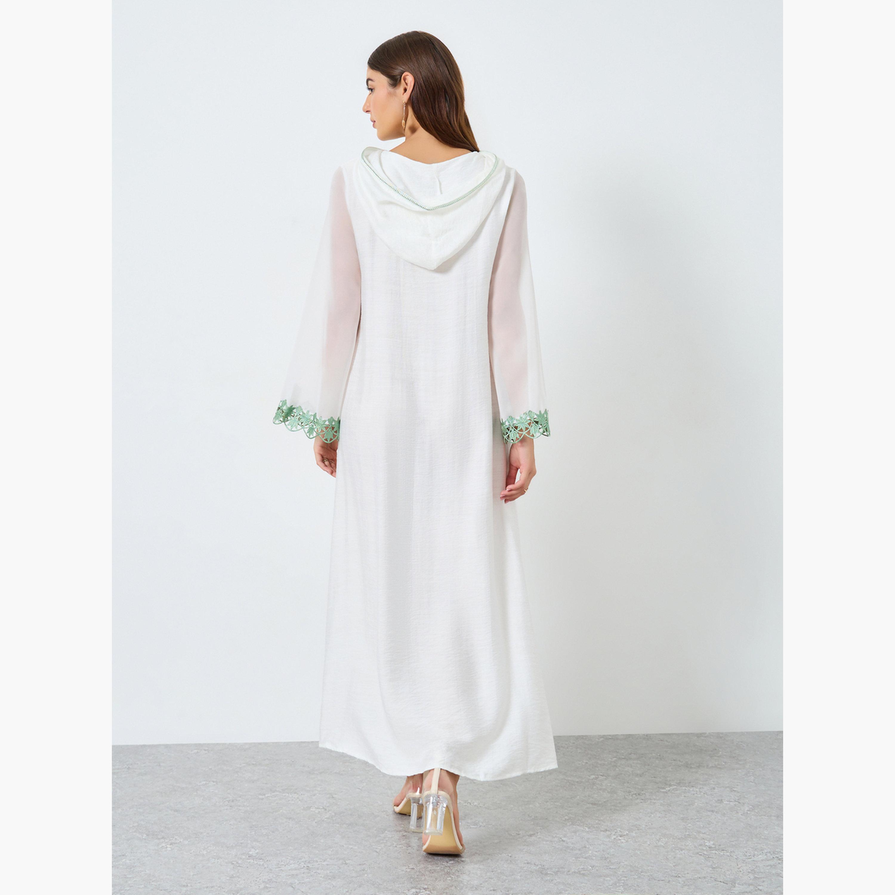 كينلي × ستايلي - جلابية بغطاء رأس وأزرار أمامية بيضاء وتفاصيل دانتيل-women-arabicclothing-jalabiyas-image-4