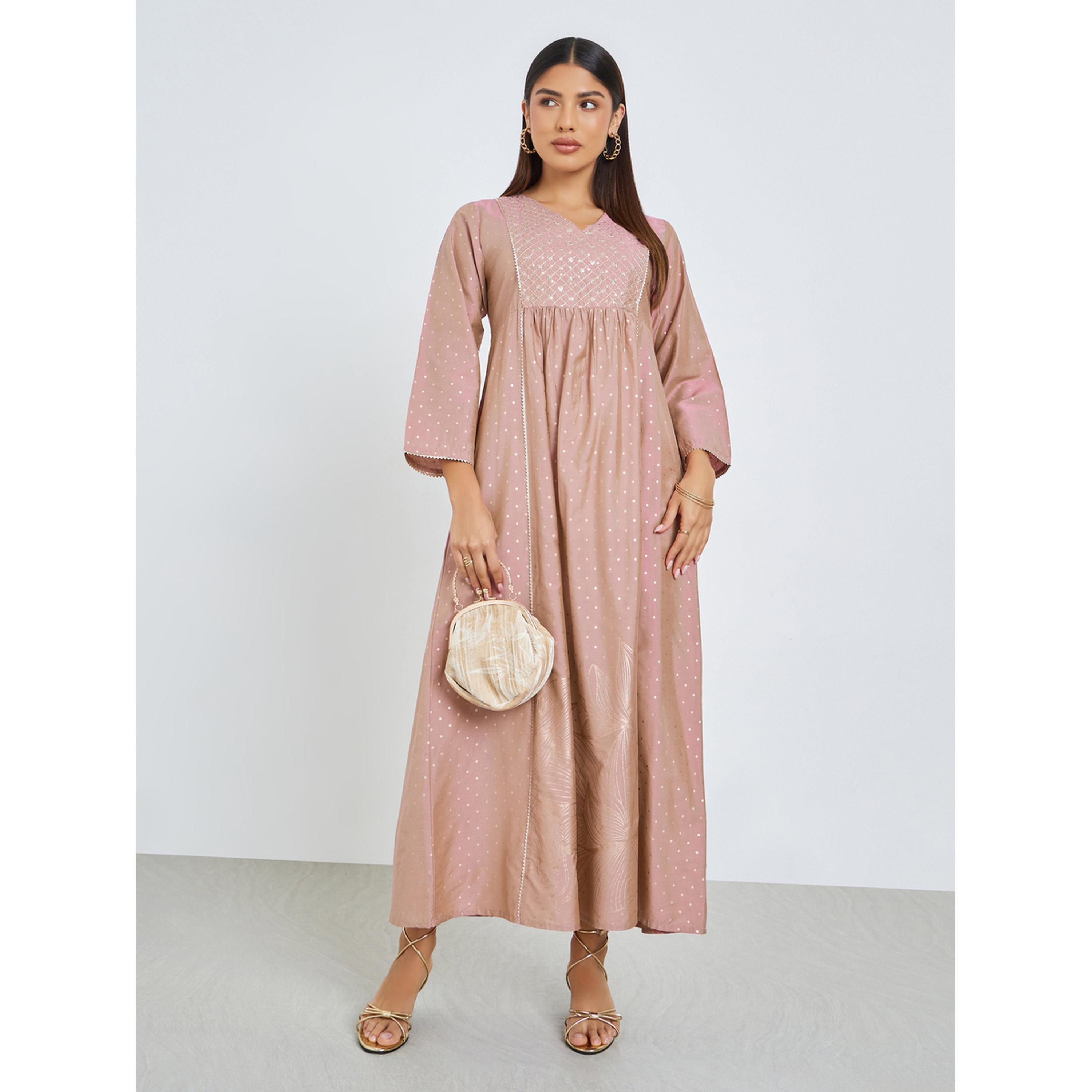 ستايلي - جلابية مزينة بنقاط وردية اللون وتطريز بالترتر على الصدر-women-arabicclothing-jalabiyas-image-3