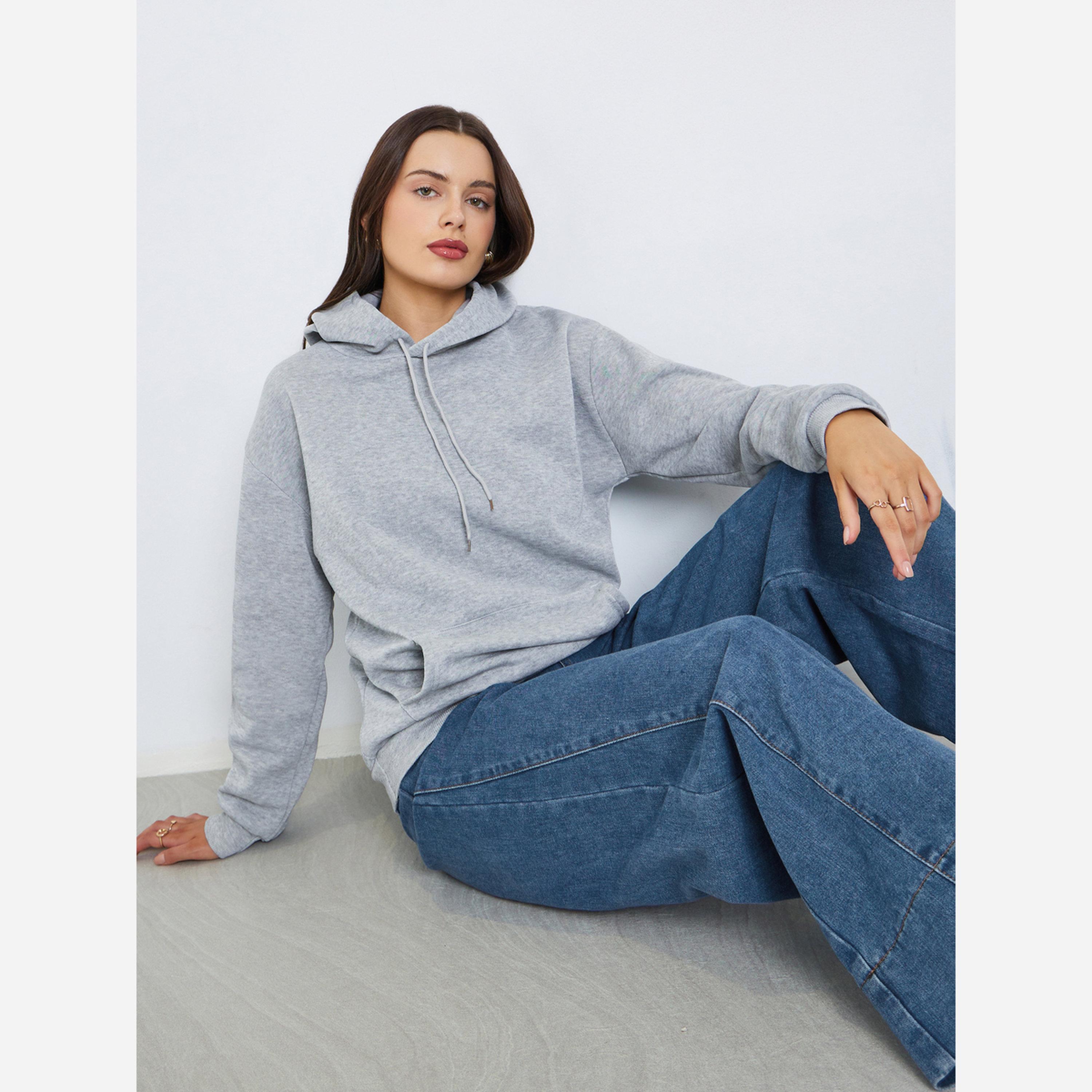 ستايلي - هودي لون رمادي قصة عادية مع جيب أمامي-women-winterwear-hoodiesandsweatshirts-hoodies-image-2