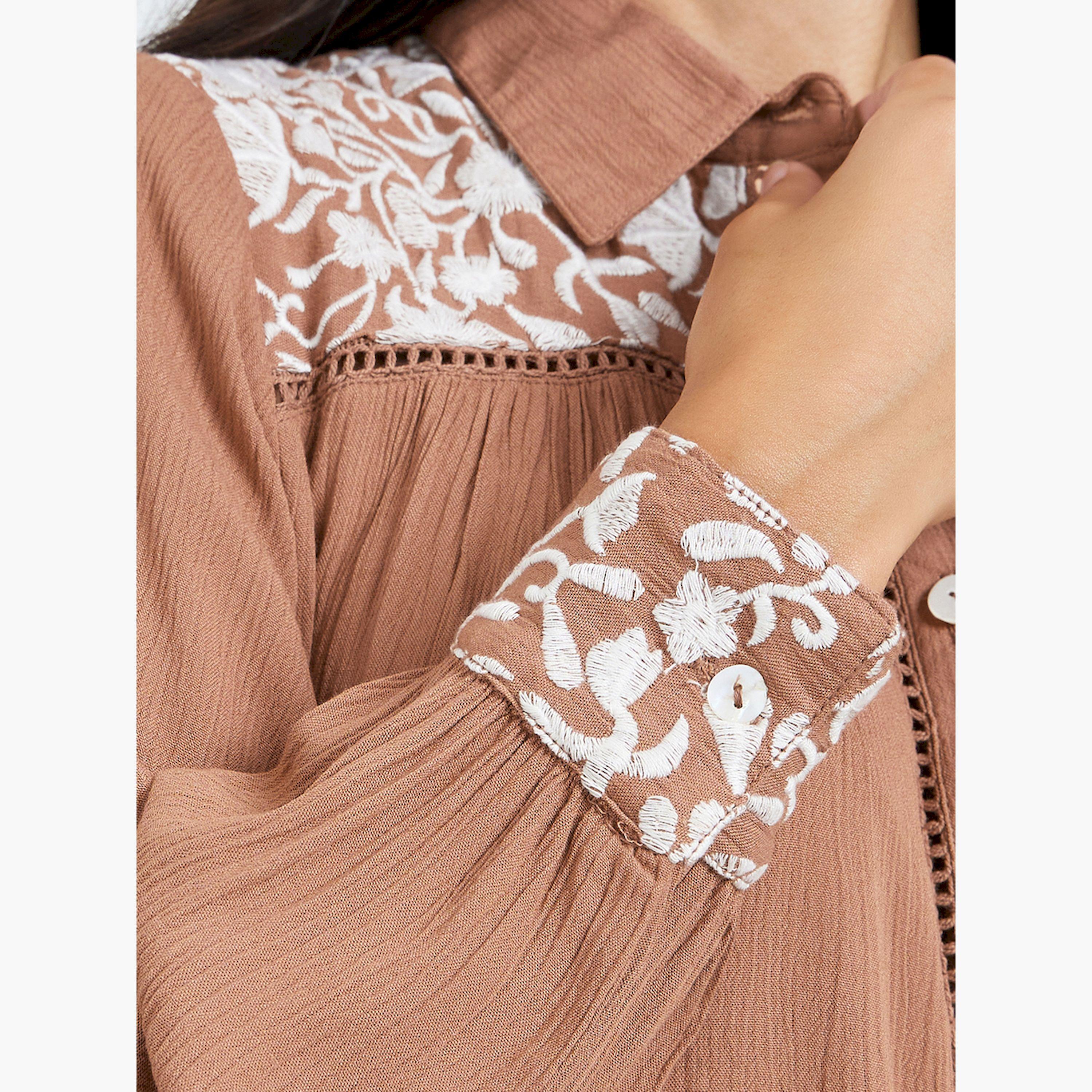 قميص بقصة مريحة وتطريز أمامي-women-clothing-shirtsandblouses-shirts-image-5