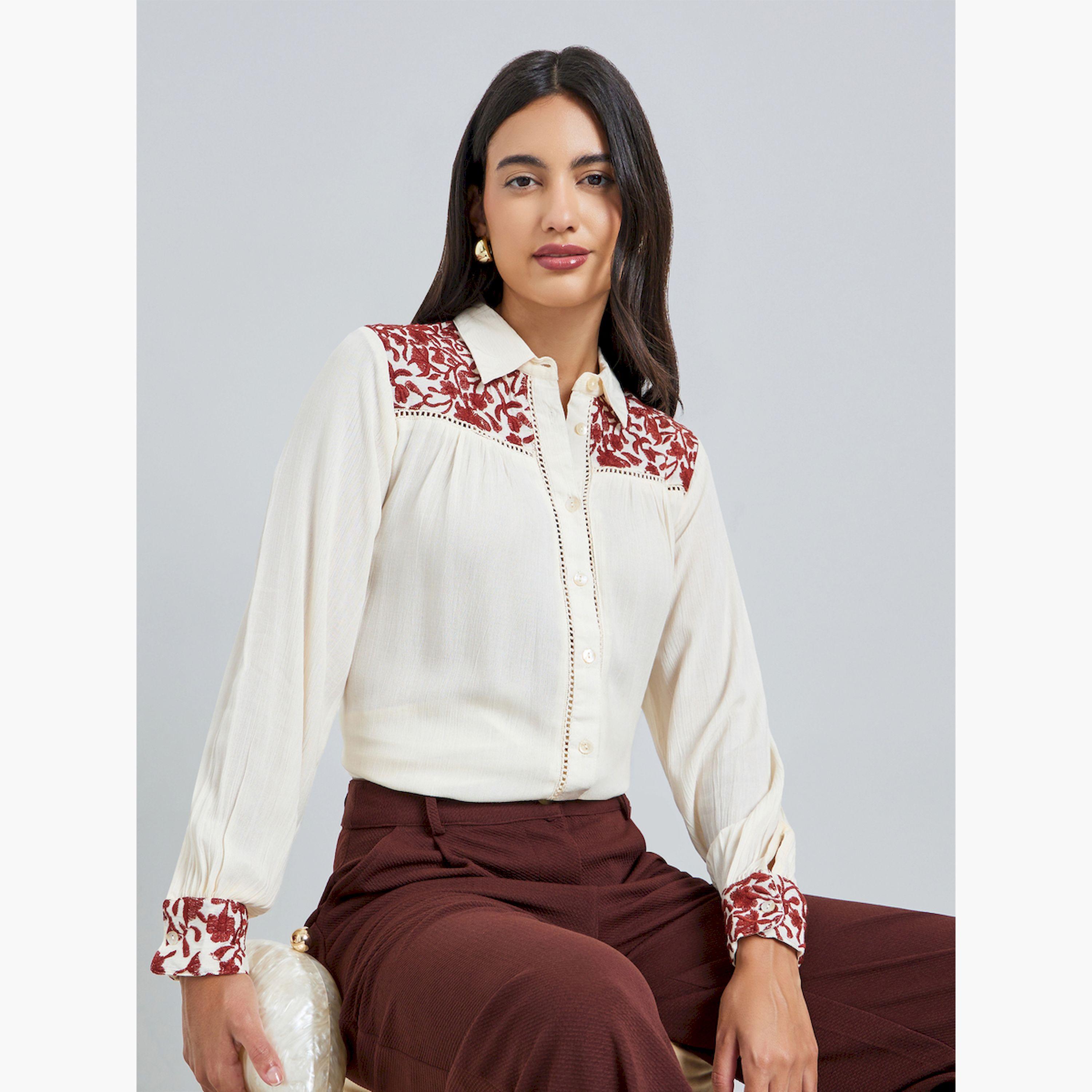 قميص مطرز بقصة مريحة-women-clothing-shirtsandblouses-shirts-image-3