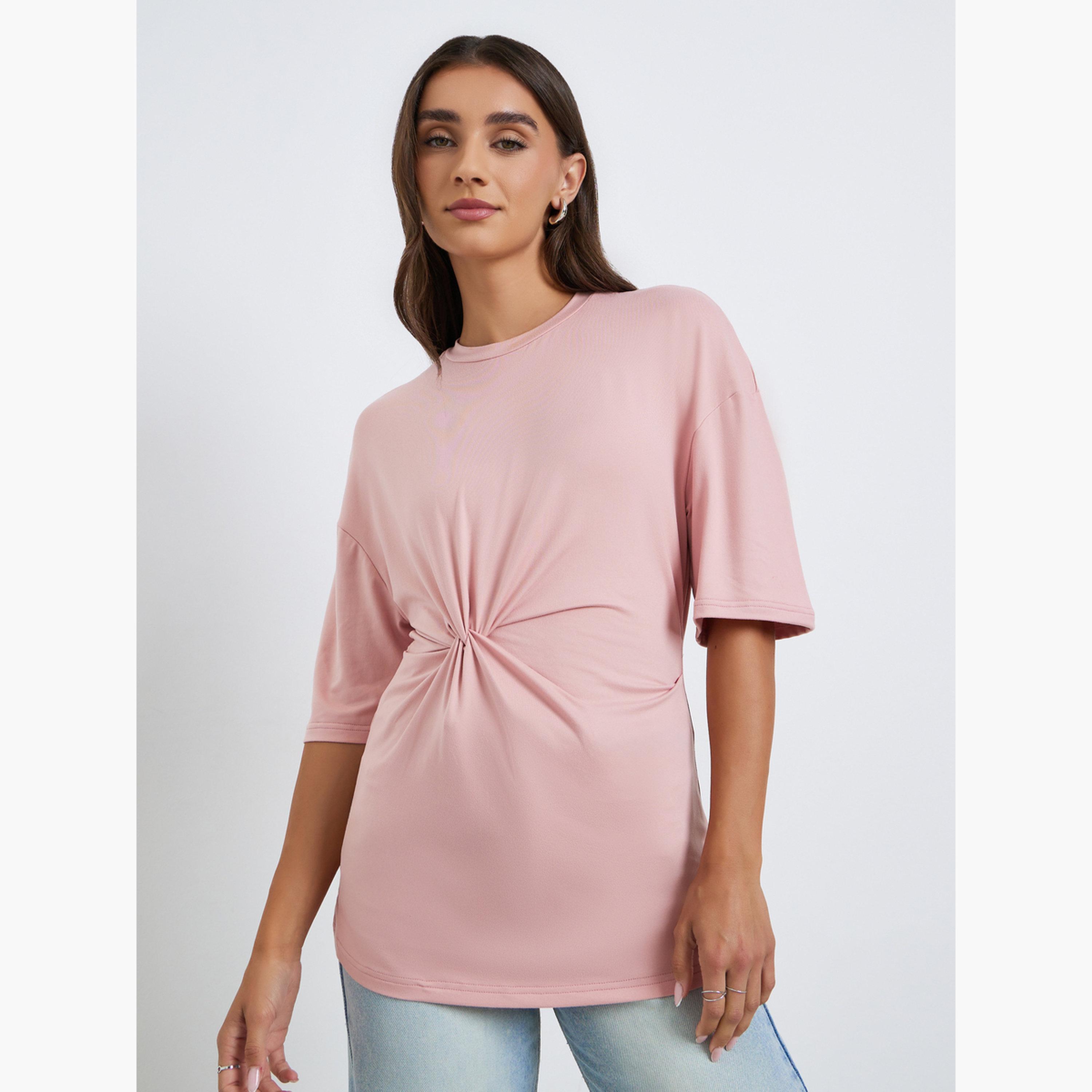 تيشيرت بقصة واسعة بتفاصيل لف أمامية-women-clothing-tshirts-image-1
