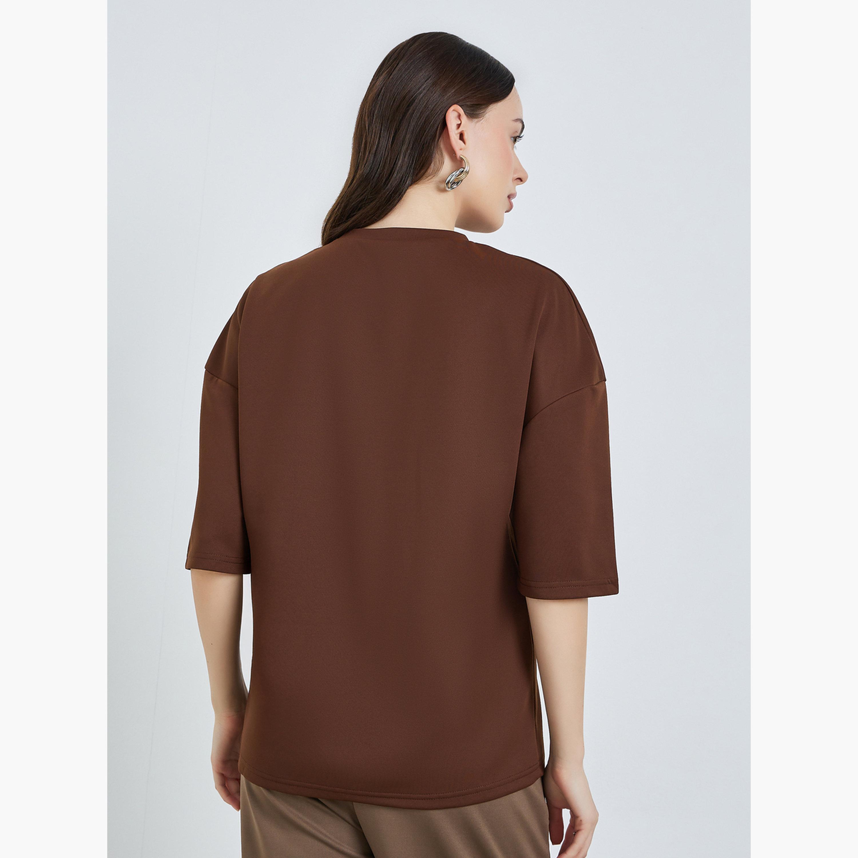 تيشيرت فضفاض مزين بأكمام قصيرة-women-clothing-tshirts-image-5