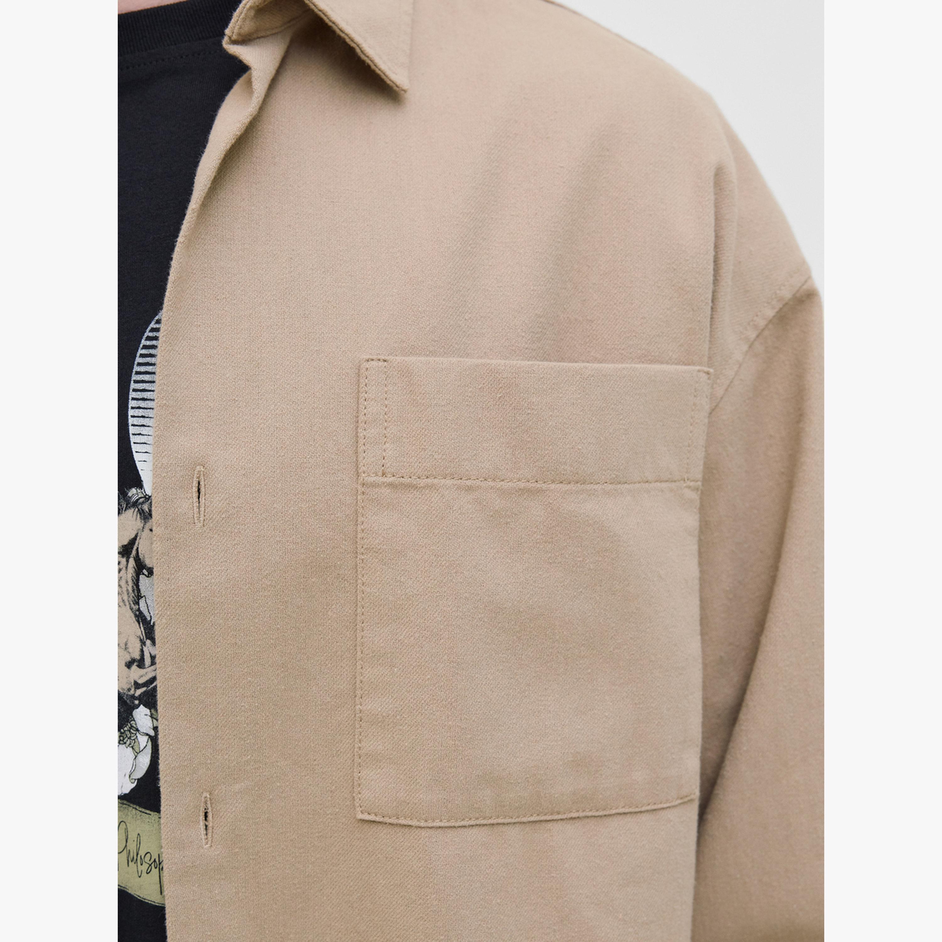 قميص سادة بمزيج قطن وأزرار غلق مع جيب-men-clothing-shirts-image-6
