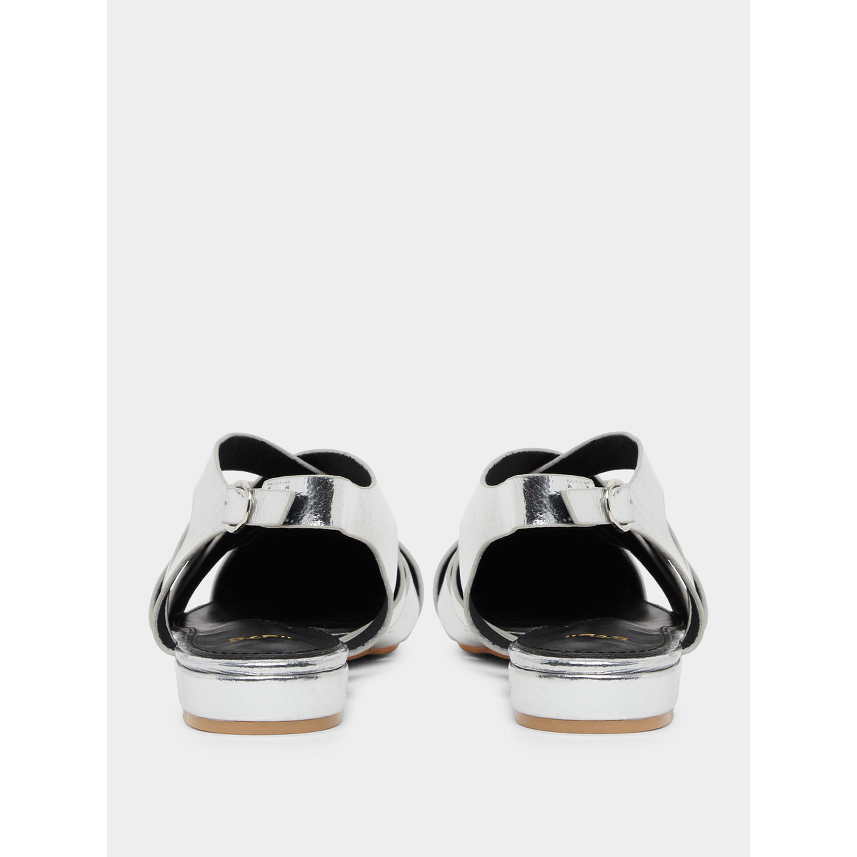 حذاء نسائي مسطح فضي منسوج بمقدمة مدببة-women-shoes-sandals-flats-image-4
