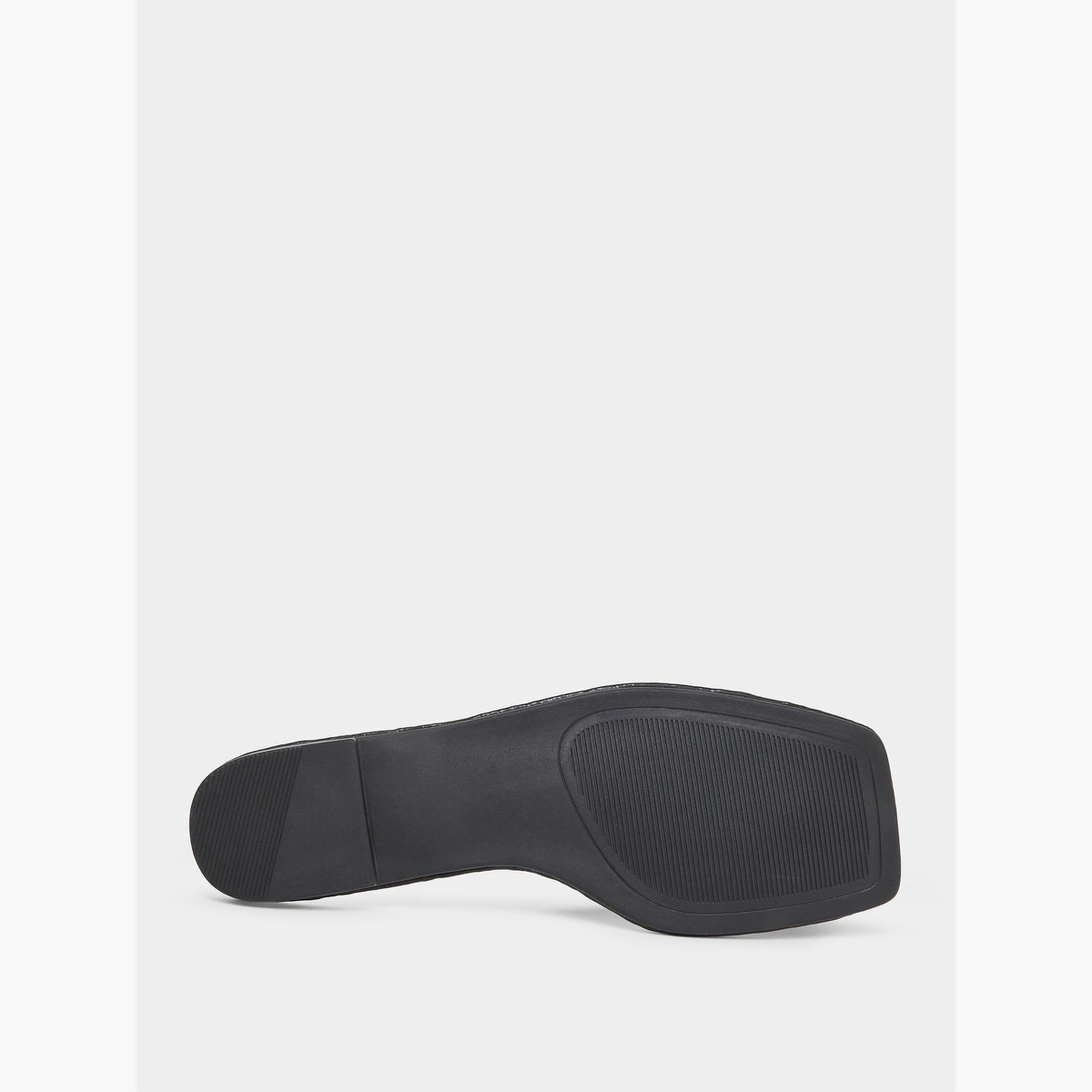 صندل فلات بتفاصيل زهور-women-shoes-sandals-flats-image-6