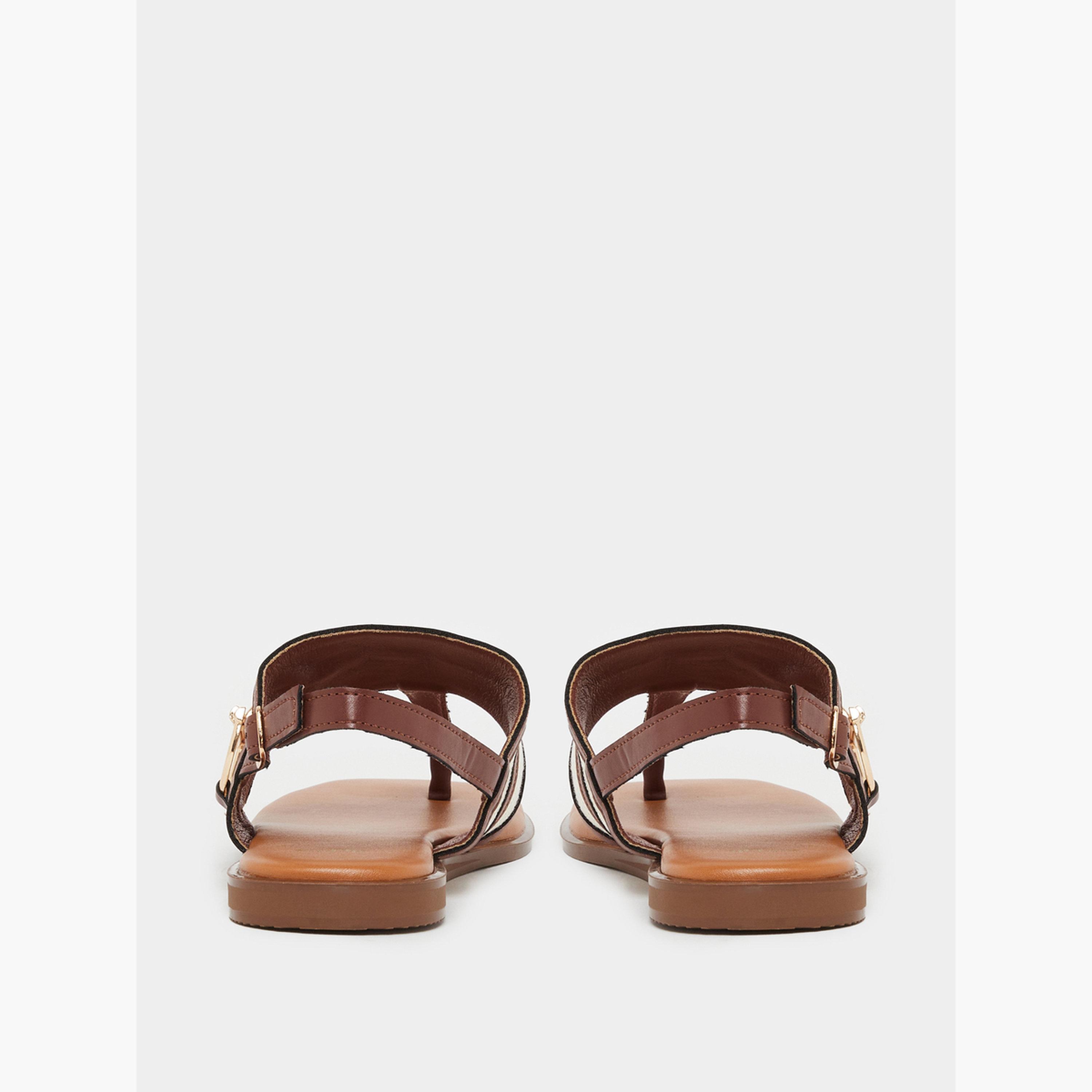 صندل مسطح بتفاصيل الفروسية-women-shoes-sandals-flats-image-4