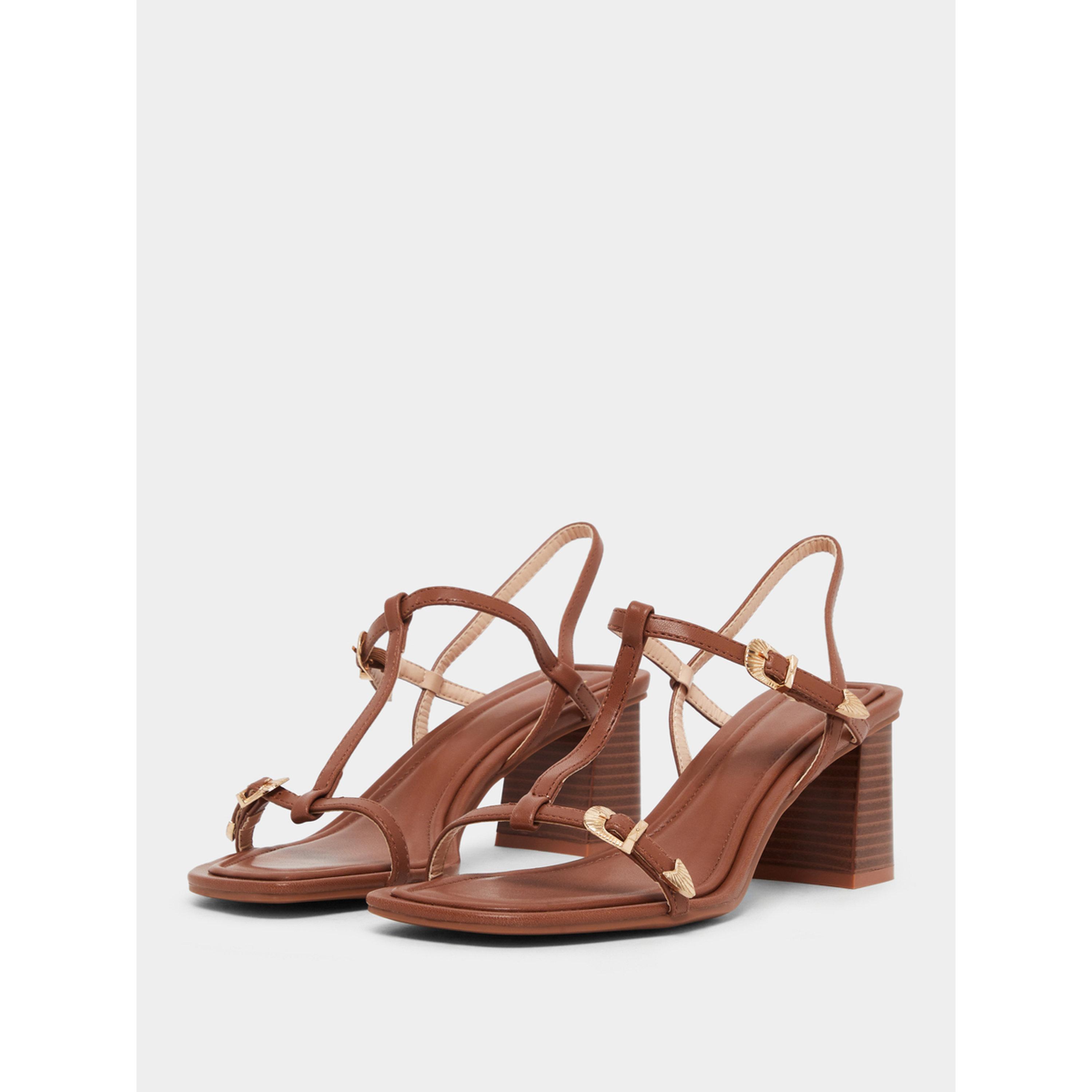 صندل نسائي بكعب سميك وتفاصيل إبزيم-women-shoes-sandals-heeled-image-1