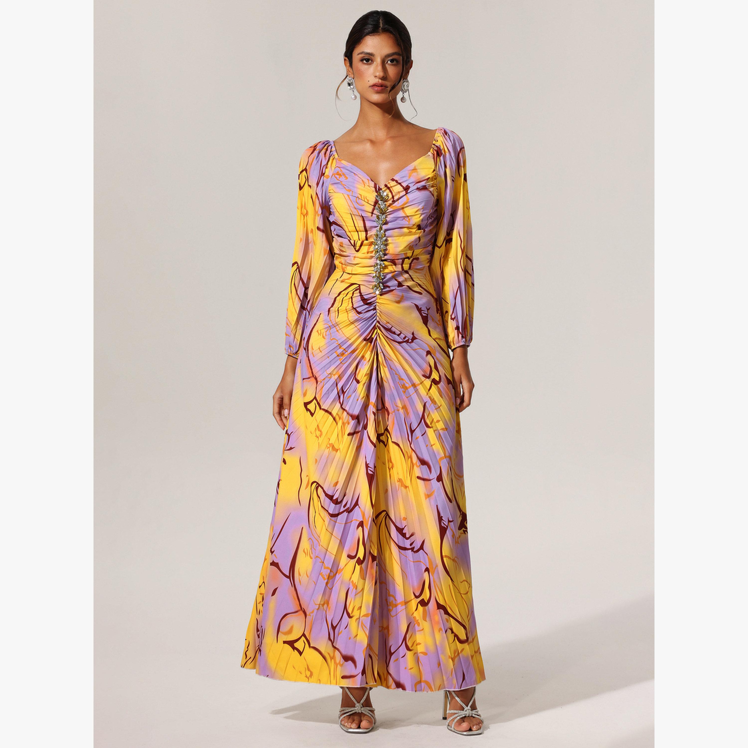 فستان طويل بتفاصيل كسرات وطبعة جرافيك-women-clothing-dresses-image-1