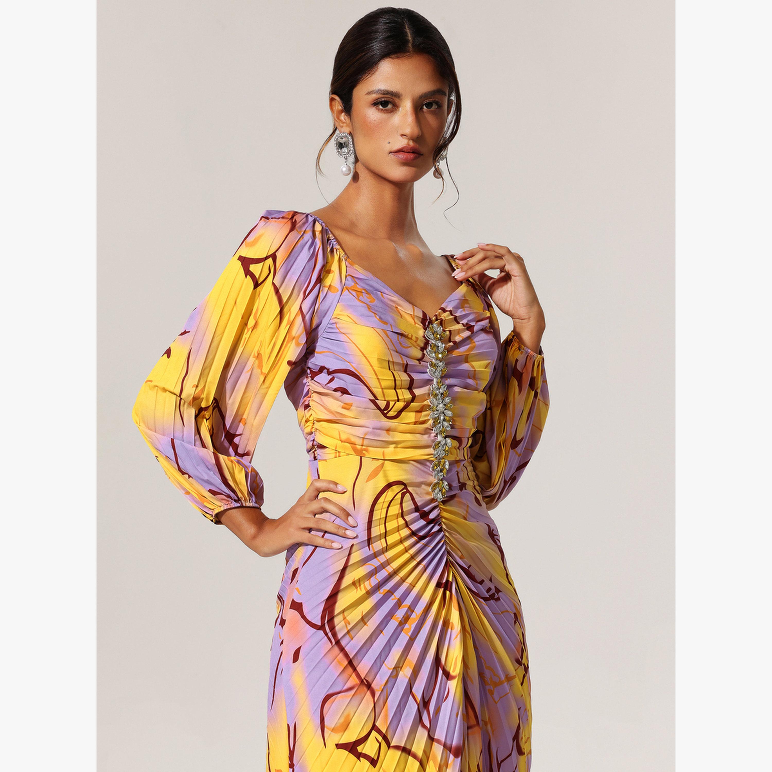 فستان طويل بتفاصيل كسرات وطبعة جرافيك-women-clothing-dresses-image-5