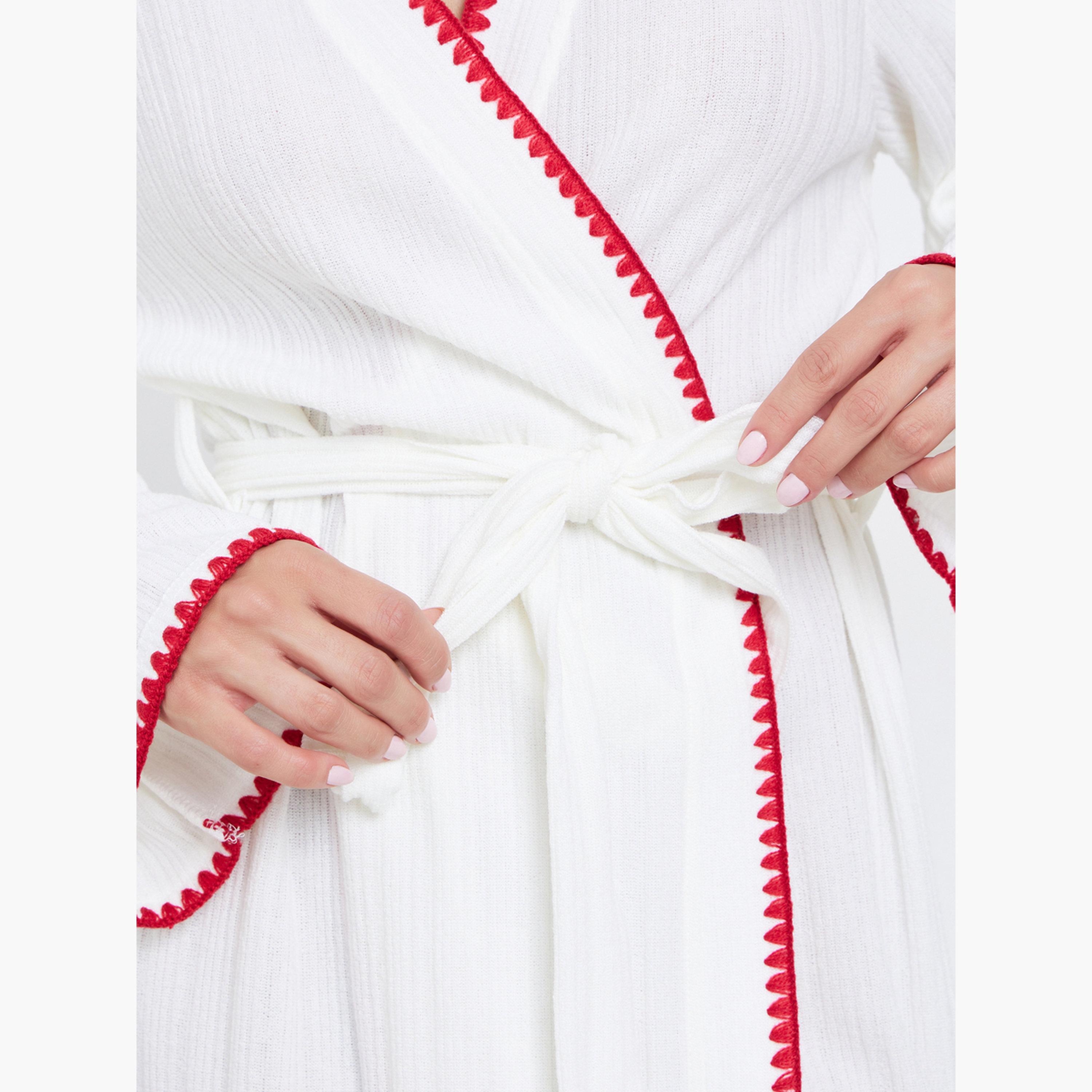 روب بتفاصيل مُتباينة ورباط خصر-women-clothing-nightwear-robes-image-4
