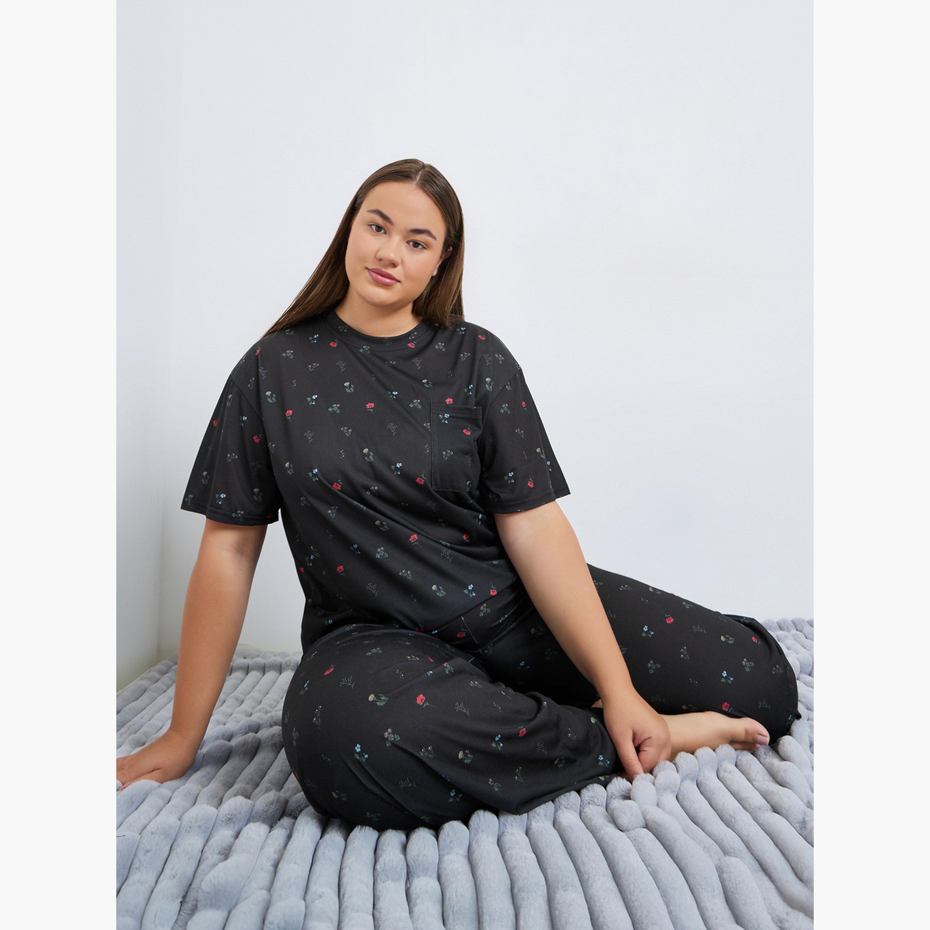 Styli Plus Size Floral Print T-Shirt and Pyjama Set-women-clothing-plussize-nightwear-nightwearsets-image-3