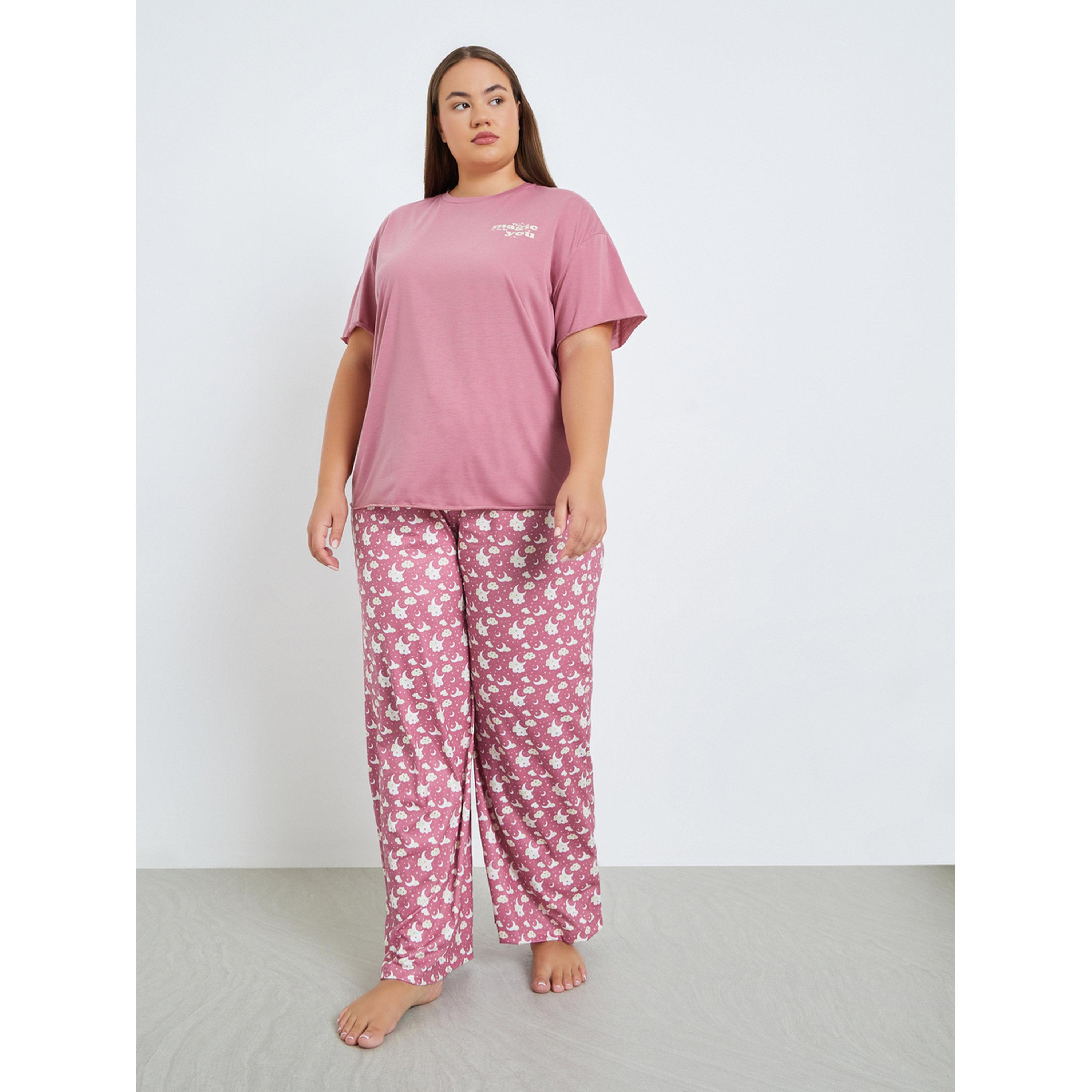 طقم بيجاما من تيشيرت بطبعة قمر وبنطال مقاس كبير-women-clothing-nightwear-pyjamas-longsets-image-1