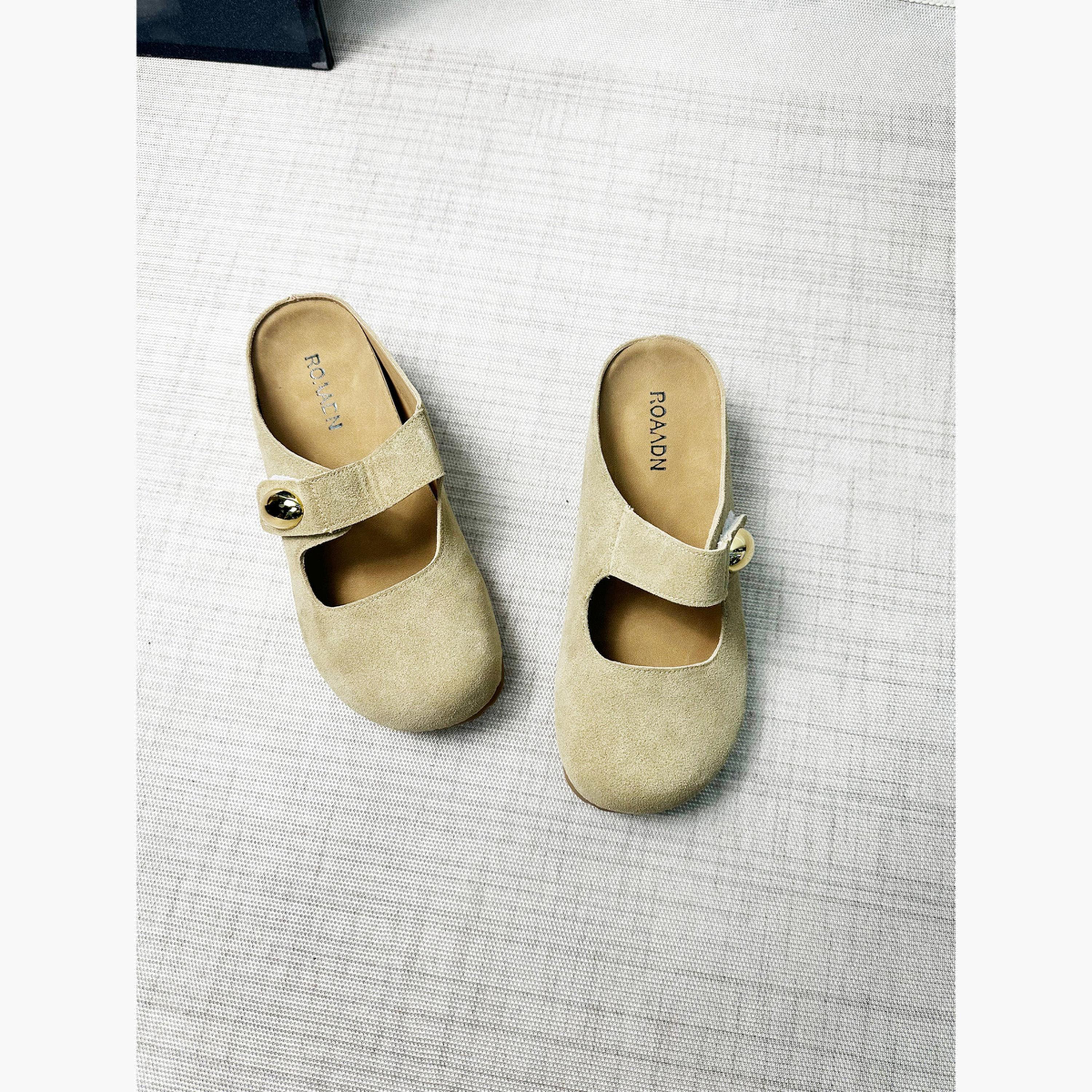 شبشب من الشمواه بتفاصيل إبزيم-women-shoes-flats-mules-image-2