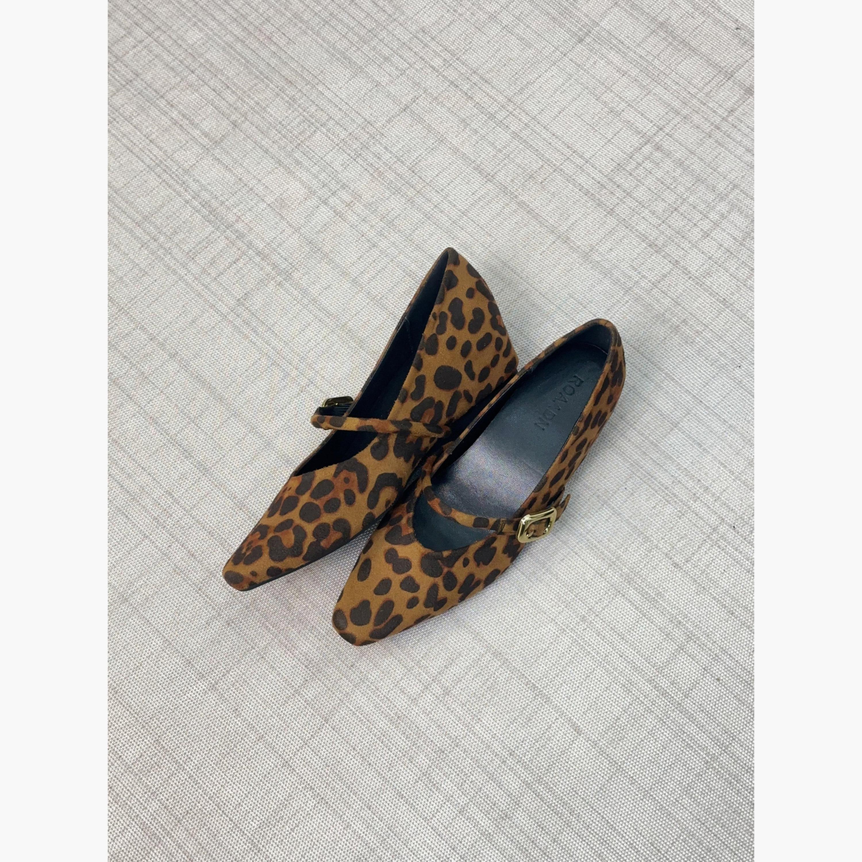 حذاء بحزام وإبزيم معدني بطبعة جلد الفهد-women-shoes-sandals-flats-image-5