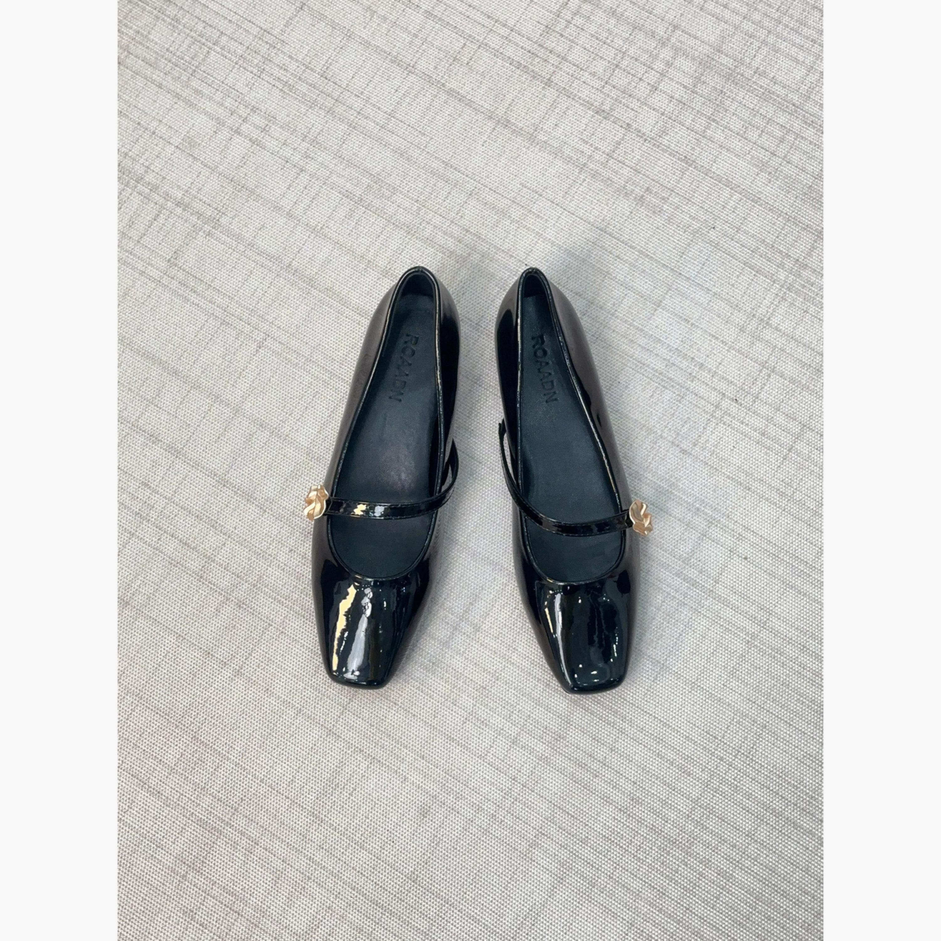 حذاء ماري جين من الجلد اللامع-women-shoes-sandals-flats-image-3