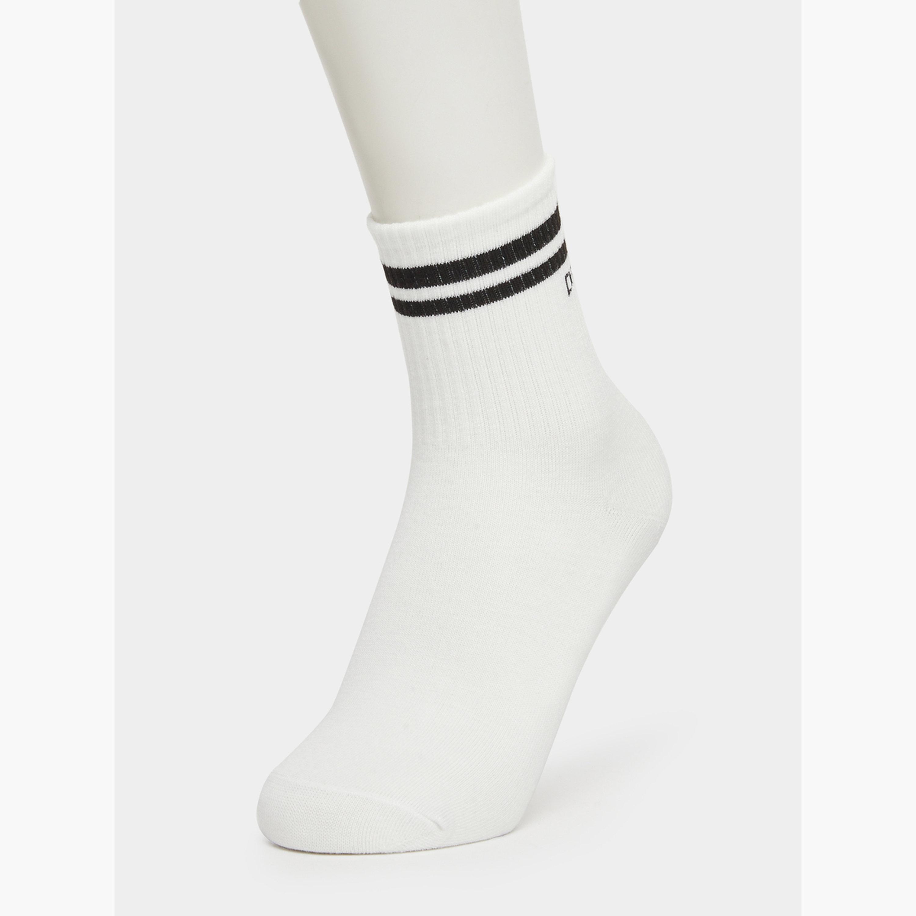 ستايلي - عبوة من 5 جوارب دائرية مخططة-men-socks-image-4
