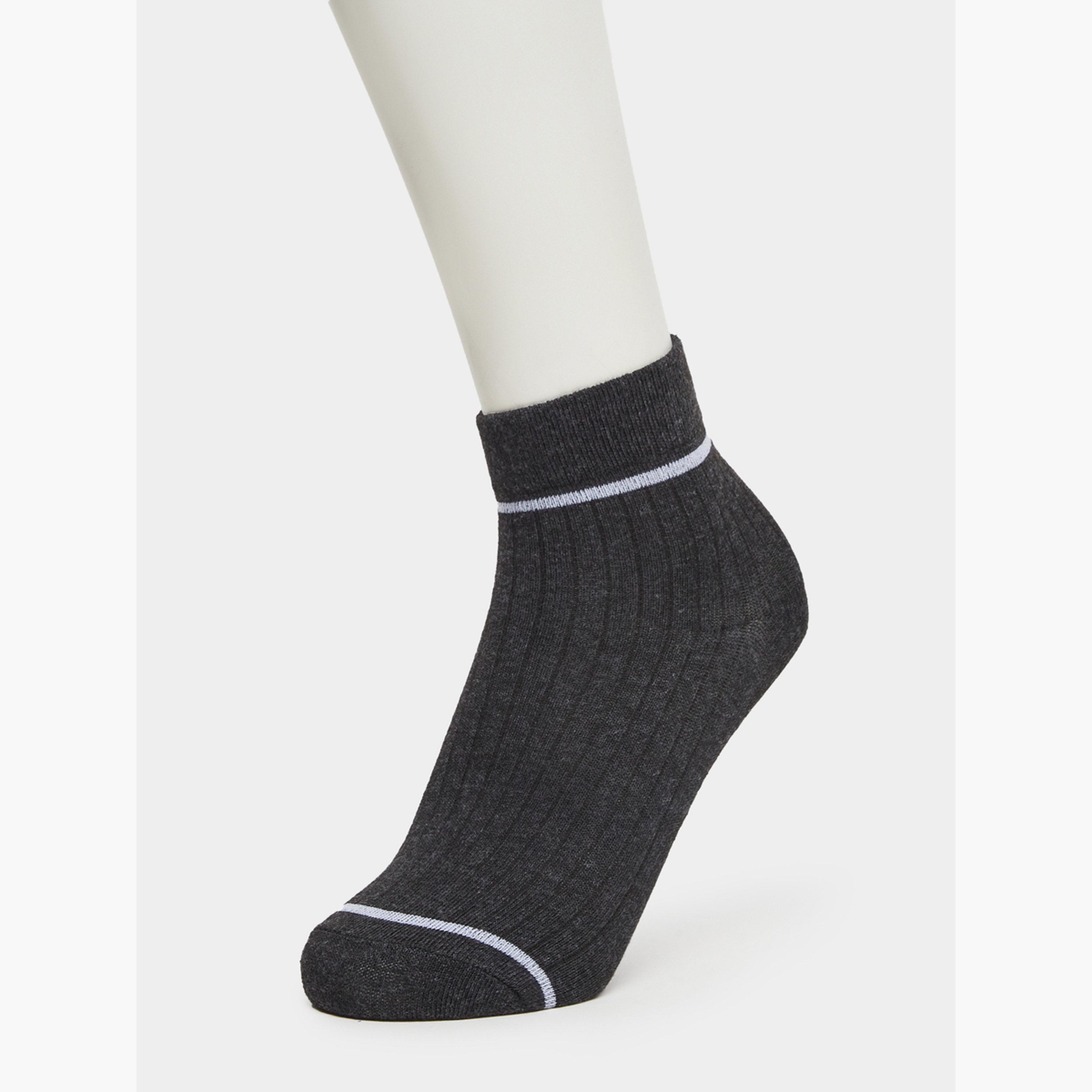 ستايلي - عبوة من 5 جوارب مخططة-men-socks-image-2