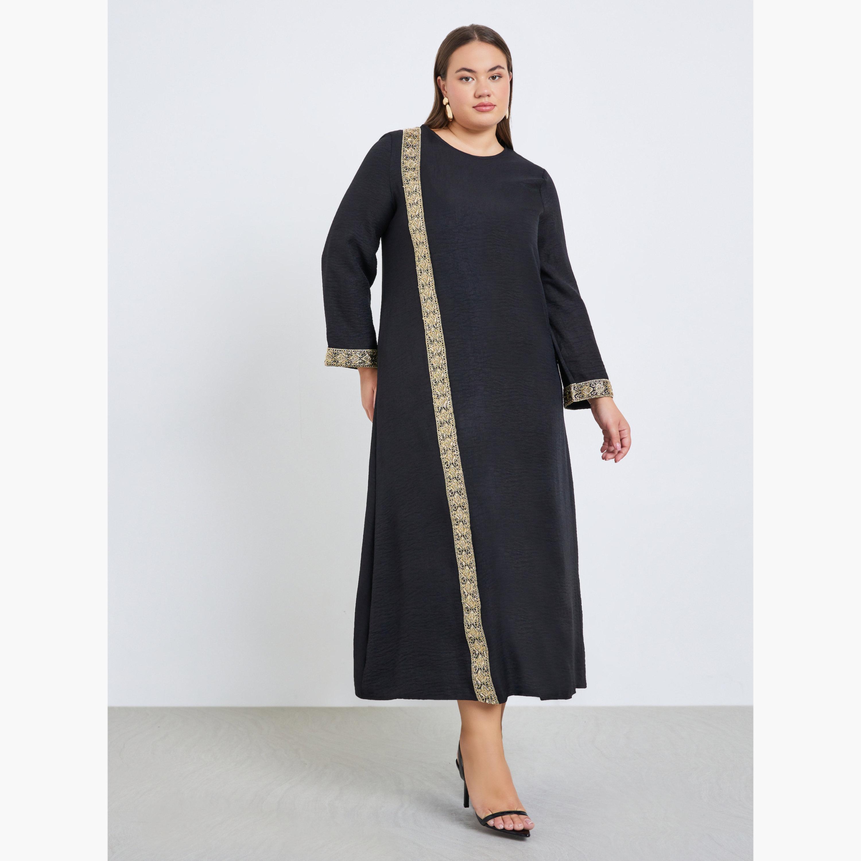 جلابية بمقاس كبير وأجزاء مطرزة-women-arabicclothing-jalabiyas-image-1