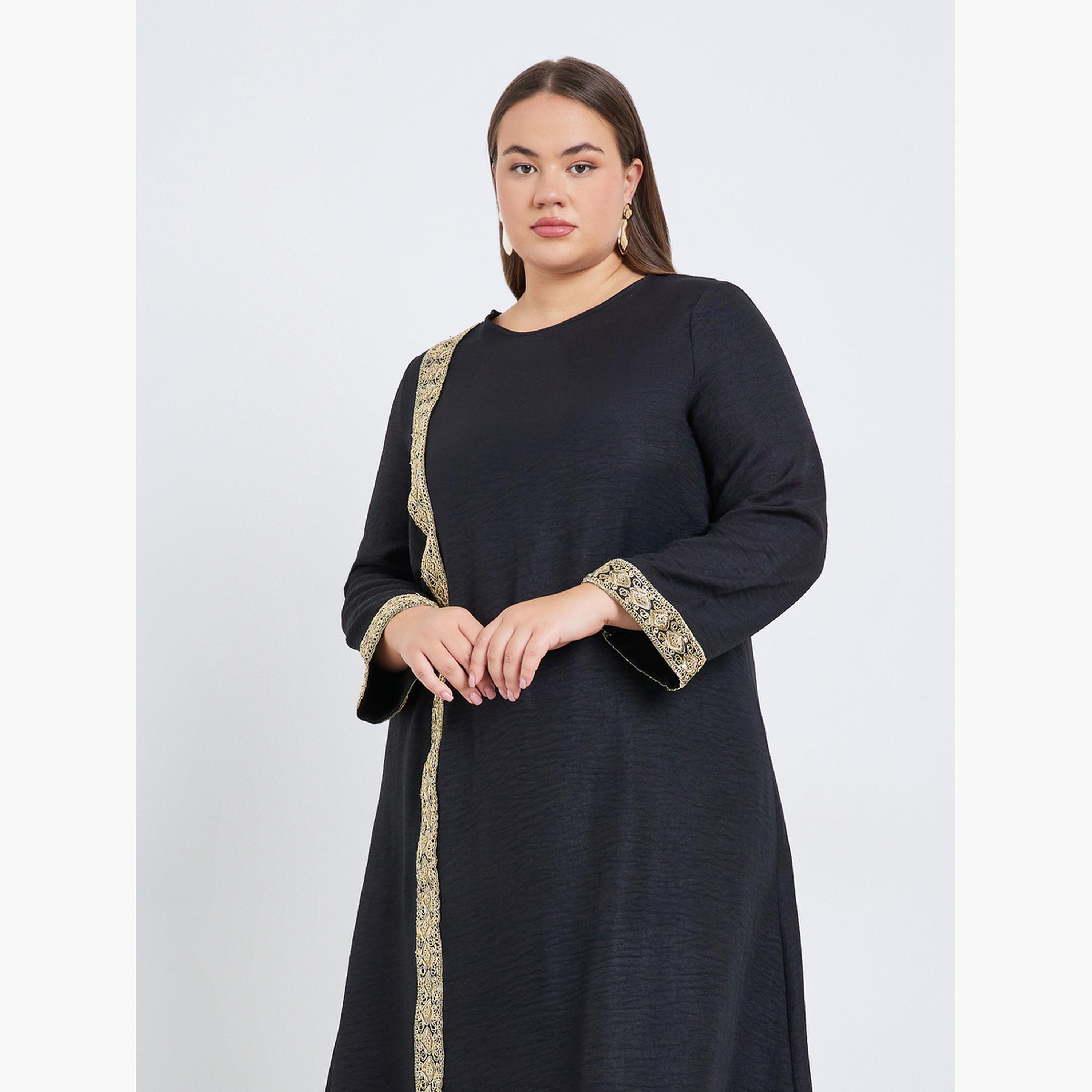 جلابية بمقاس كبير وأجزاء مطرزة-women-arabicclothing-jalabiyas-image-2