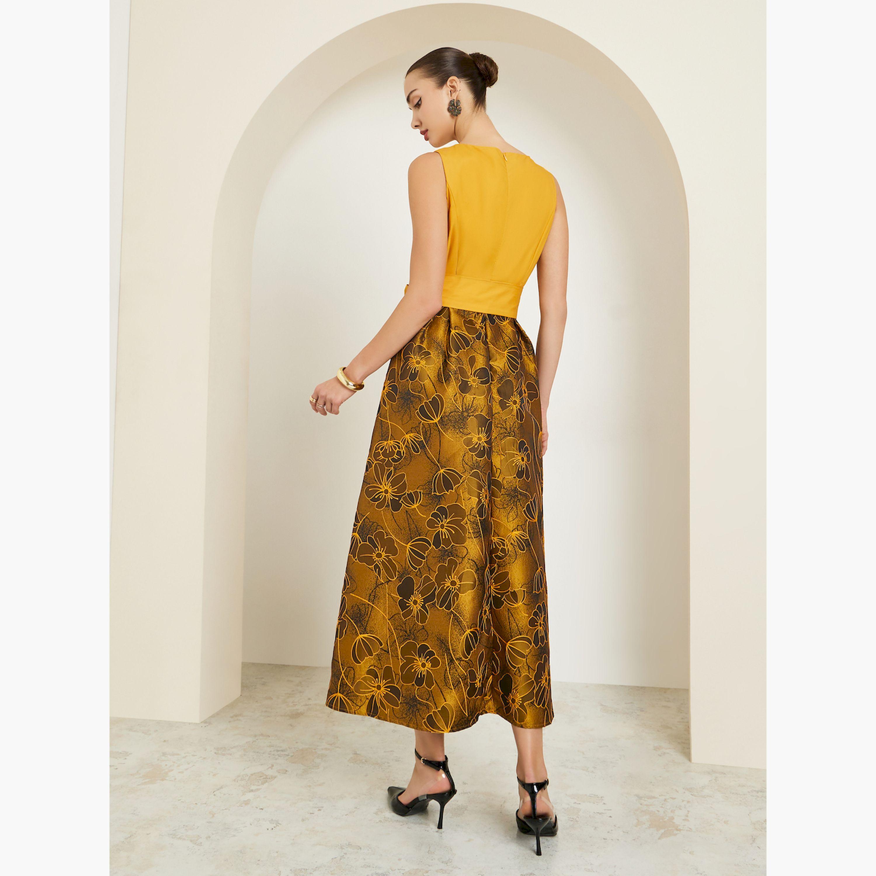 فستان طويل بدون أكمام بطبعة زهور وتفاصيل فيونكة-women-clothing-dresses-image-4