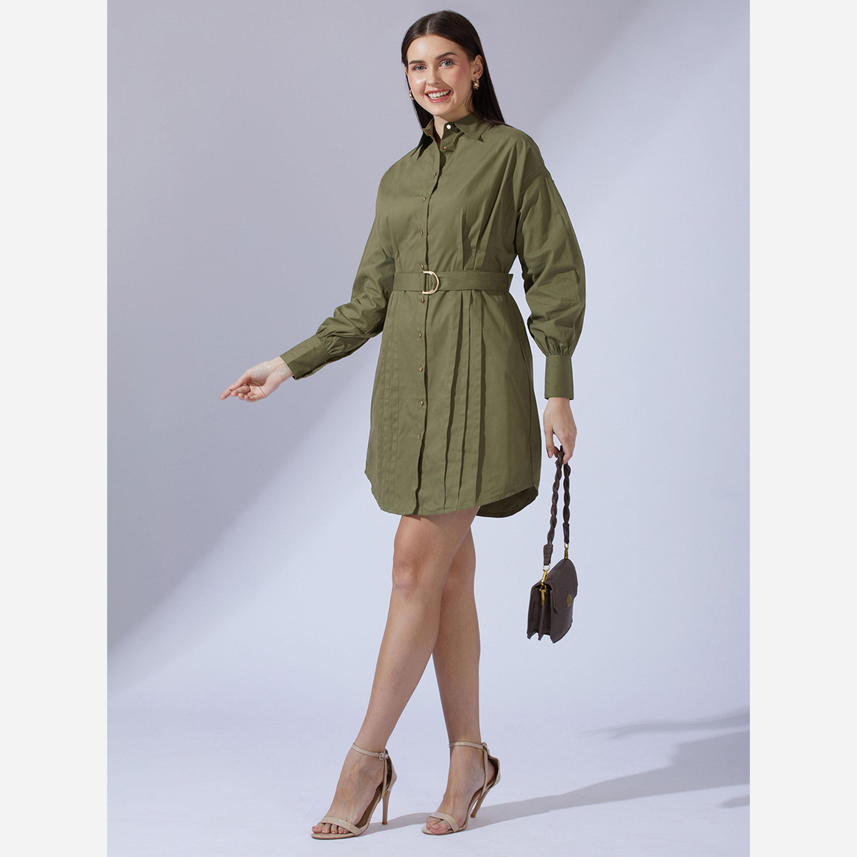 غلوبوص × ستايلي - فستان قصير مطوي ياقة لون زيتوني مع حزام-women-clothing-dresses-image-5