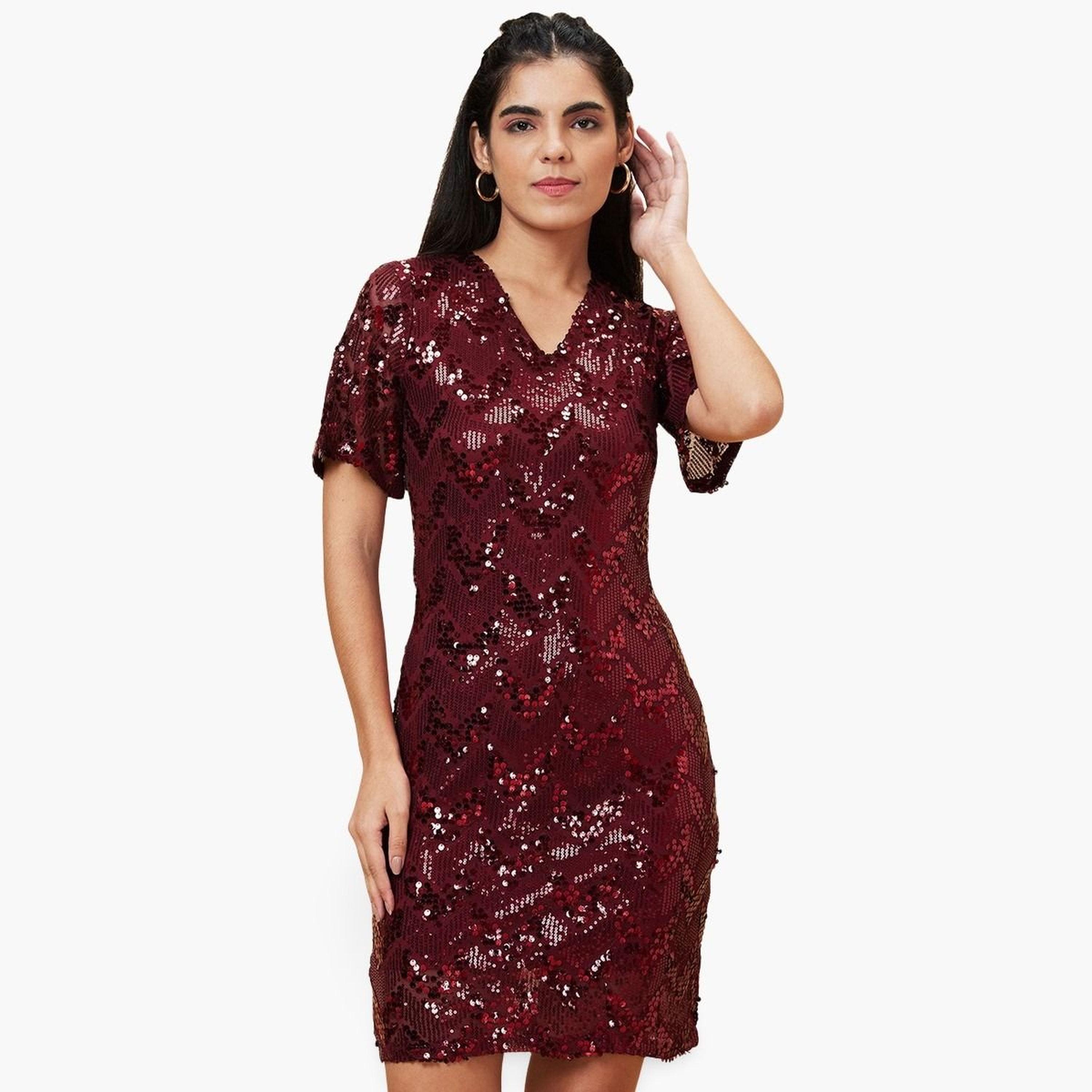 غلوبوص × ستايلي - فستان قصير مزين بالترتر لون مارون-women-clothing-dresses-image-1