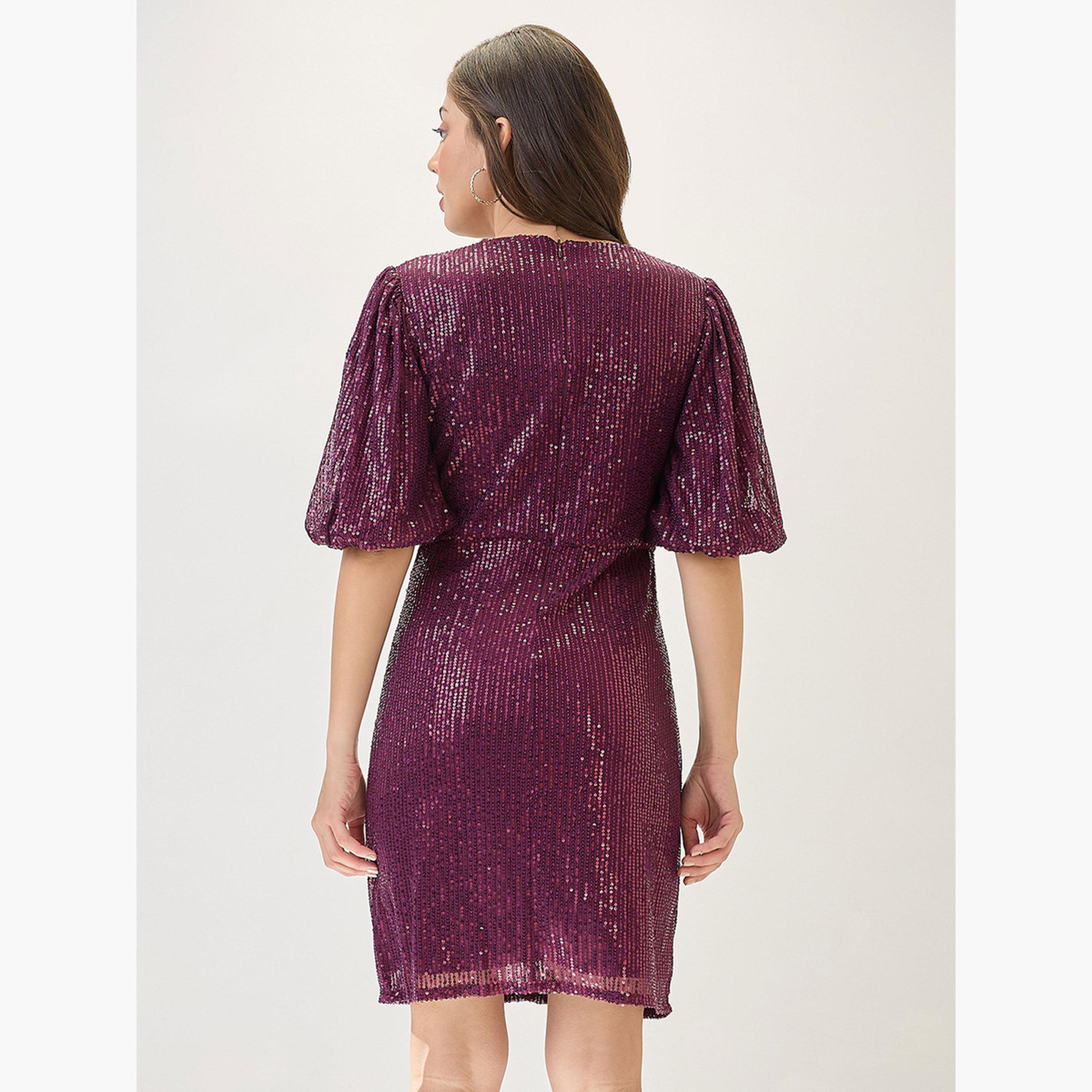غلوبوص × ستايلي - فستان قصير برغندي بأكمام منتفخة ومطرز بالترتر-women-clothing-dresses-image-3