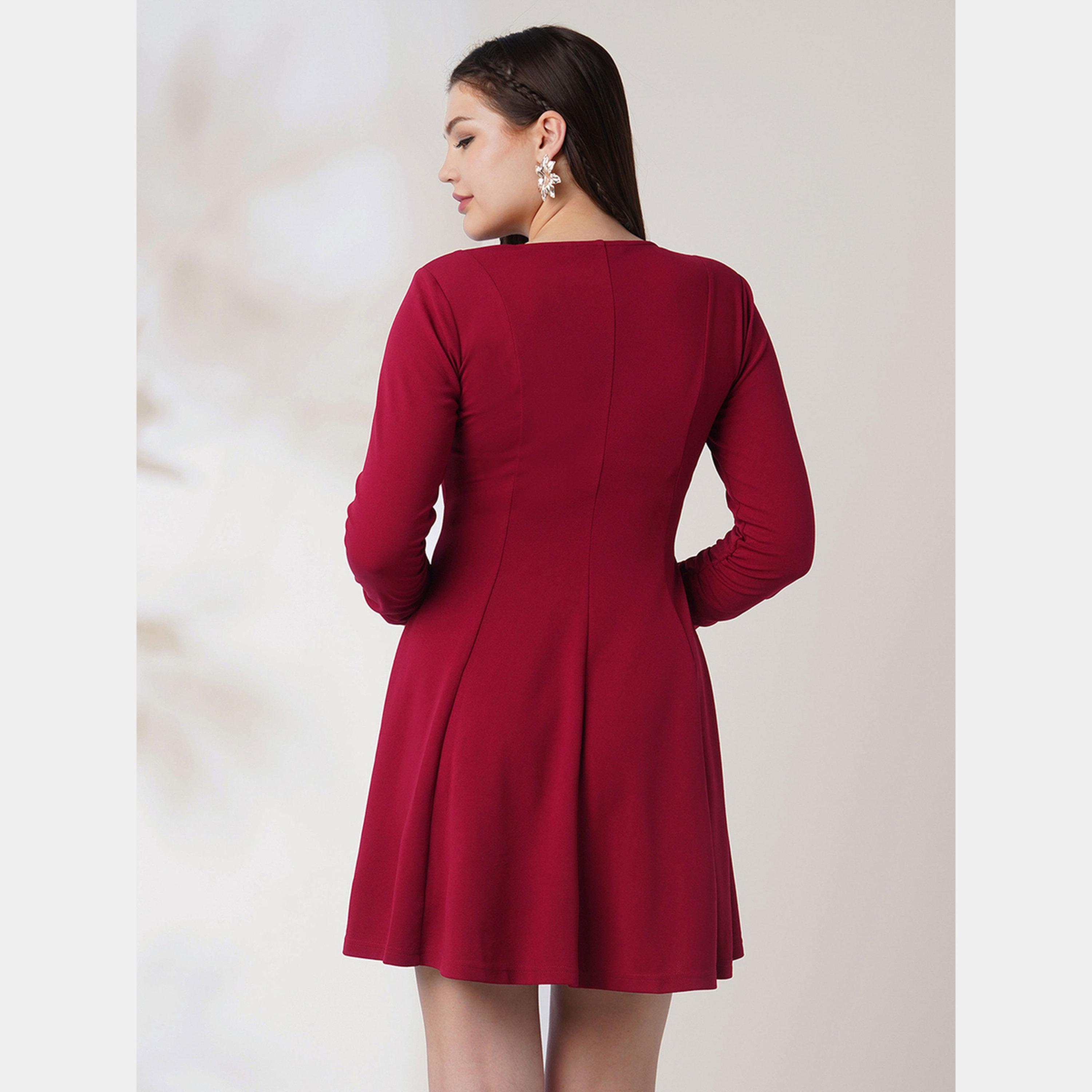 غلوبوص × ستايلي - فستان قصير نسائي  لون مارون  بأكمام طويلة ورقبة ملفوفة وأزرار حرف A-women-clothing-dresses-image-3