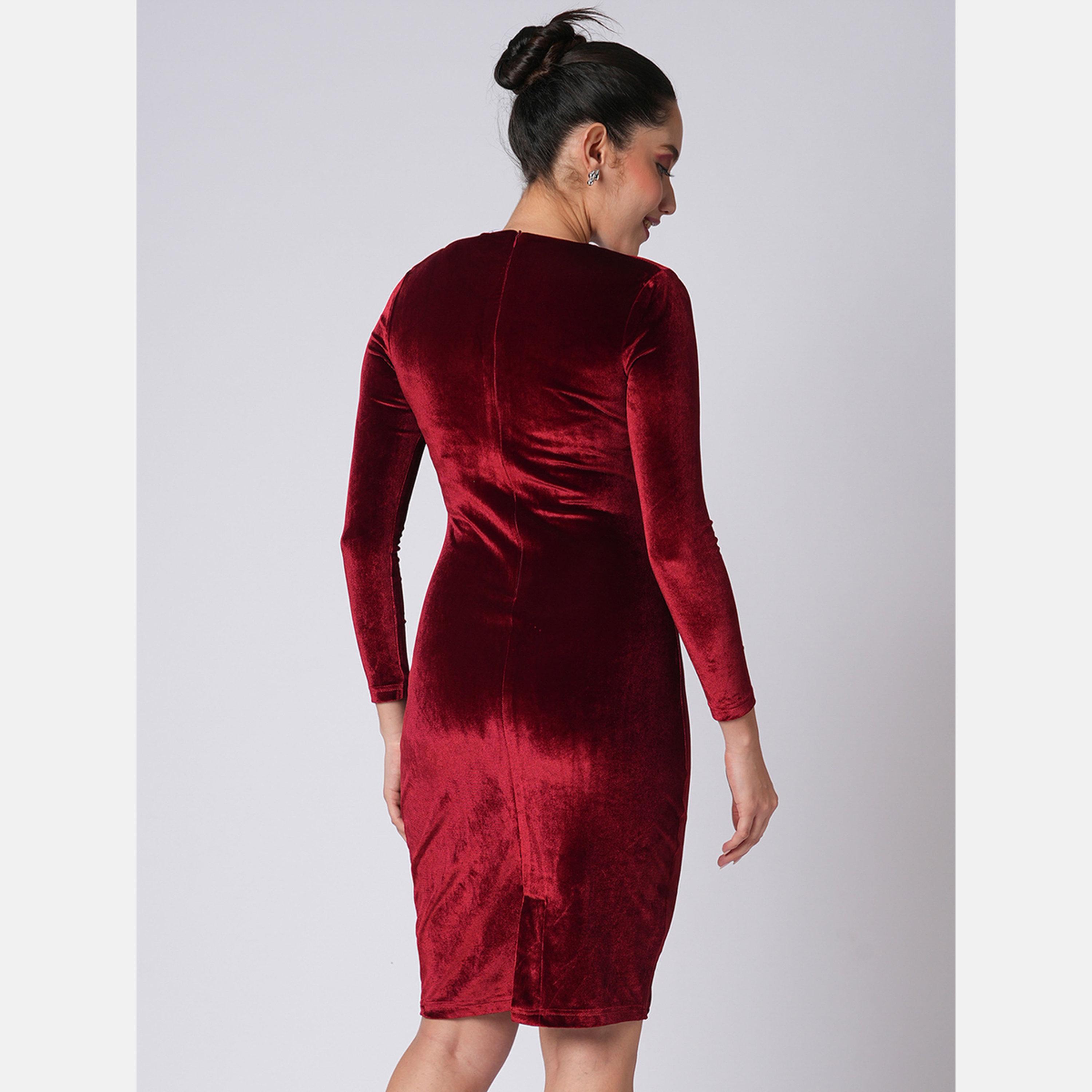 غلوبوص × ستايلي - فستان مخملي مع تفاصيل فتحات بطول الركبة لون مارون-women-clothing-dresses-image-3
