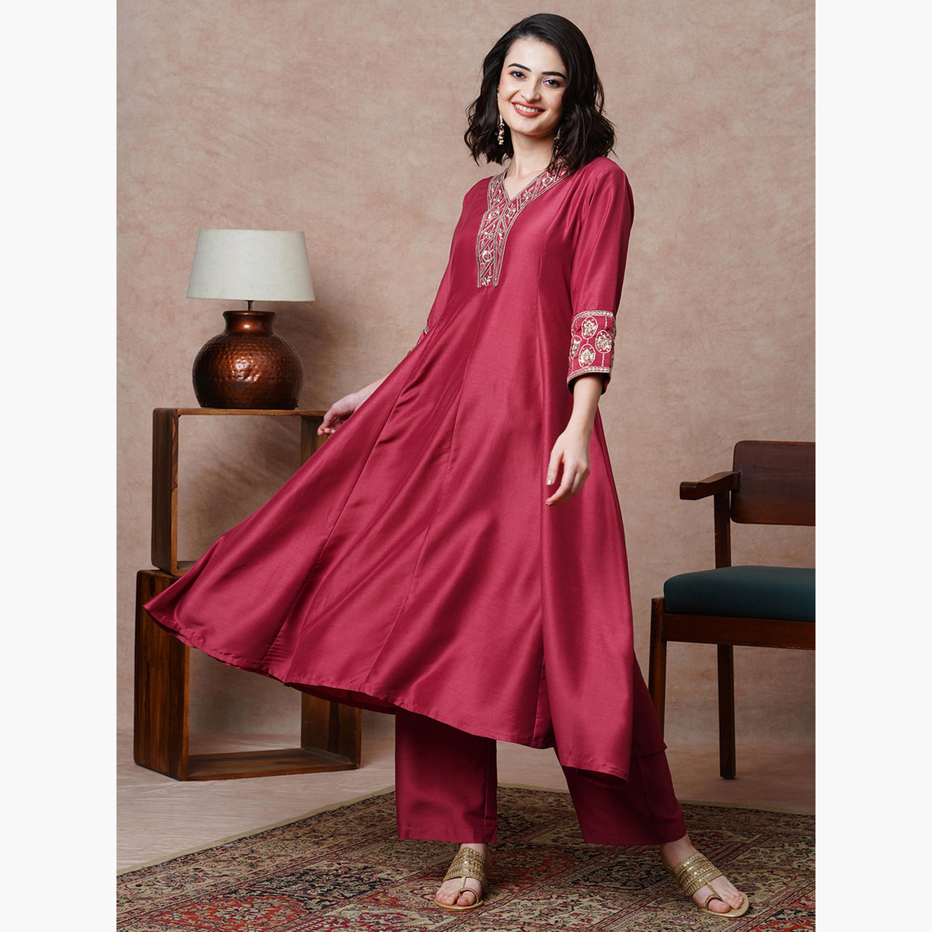 غلوبوص × ستايلي - كورتا (قميص طويل) مع بنطال نسائي مطرز بنقشة زهور أسترو داست-women-clothing-ethnicwear-bottoms-pants-image-2