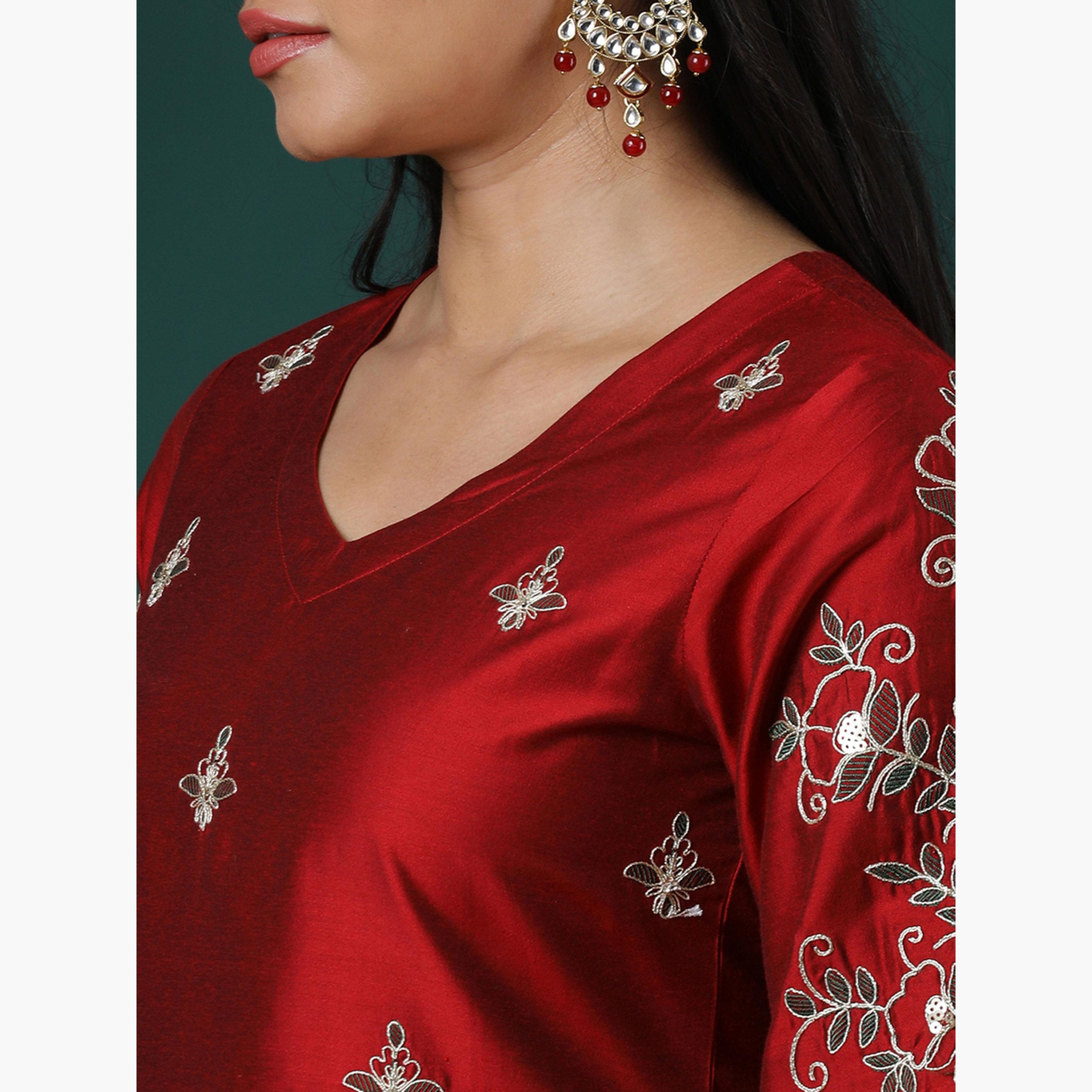 غلوبوص × ستايلي - كورتا (قميص طويل) وبنطال مطاطي مطرز من زاري رقبة حرف V لون مارون-women-clothing-ethnicwear-bottoms-pants-image-6