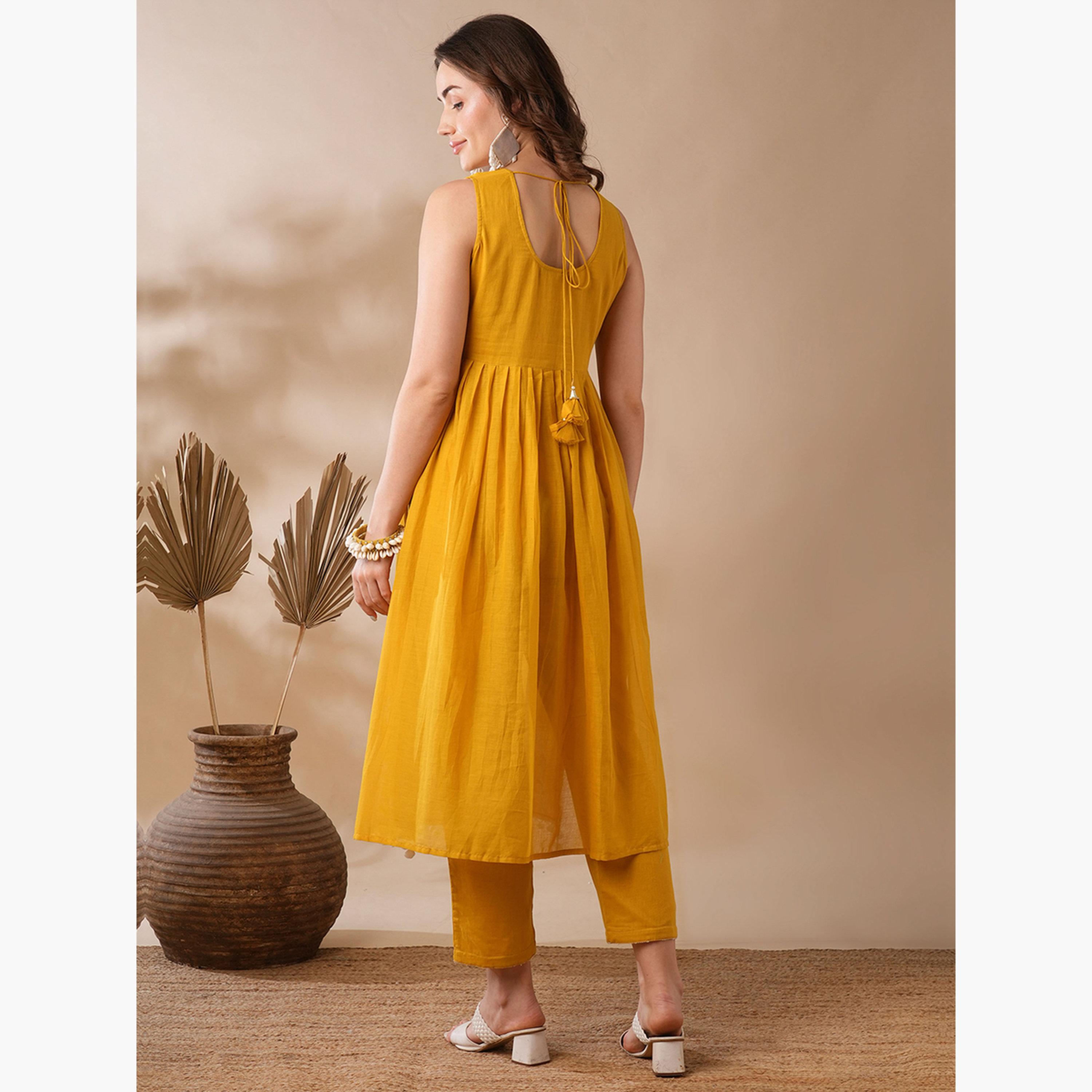 غلوبوص × ستايلي - كورتا (قميص طويل) وبنطال مطرز بالزهور باللون الخردلي-women-clothing-ethnicwear-bottoms-pants-image-3