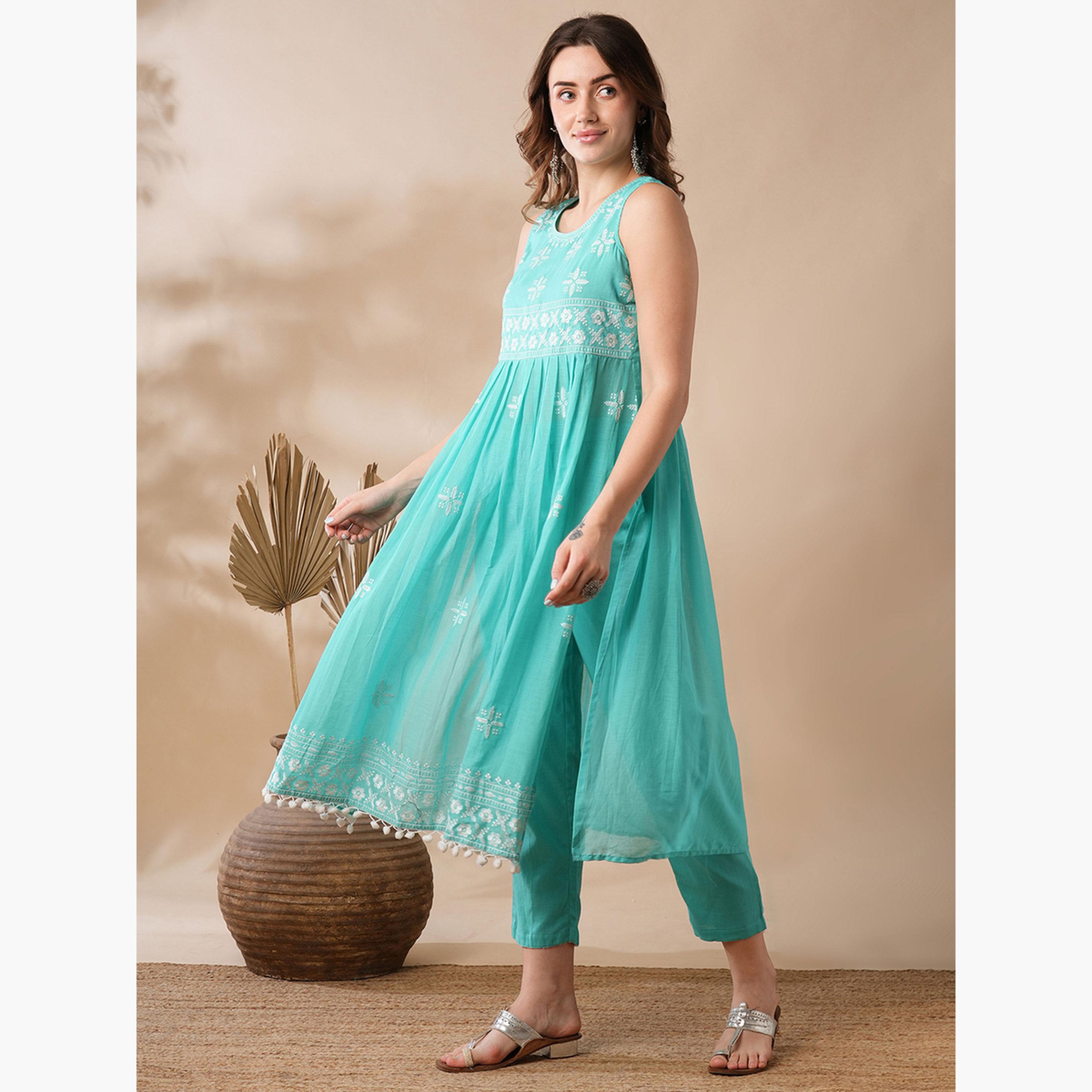 غلوبوص × ستايلي - كورتا (قميص طويل) وبنطال مطرز بالورود باللون الأزرق-women-clothing-ethnicwear-bottoms-pants-image-2